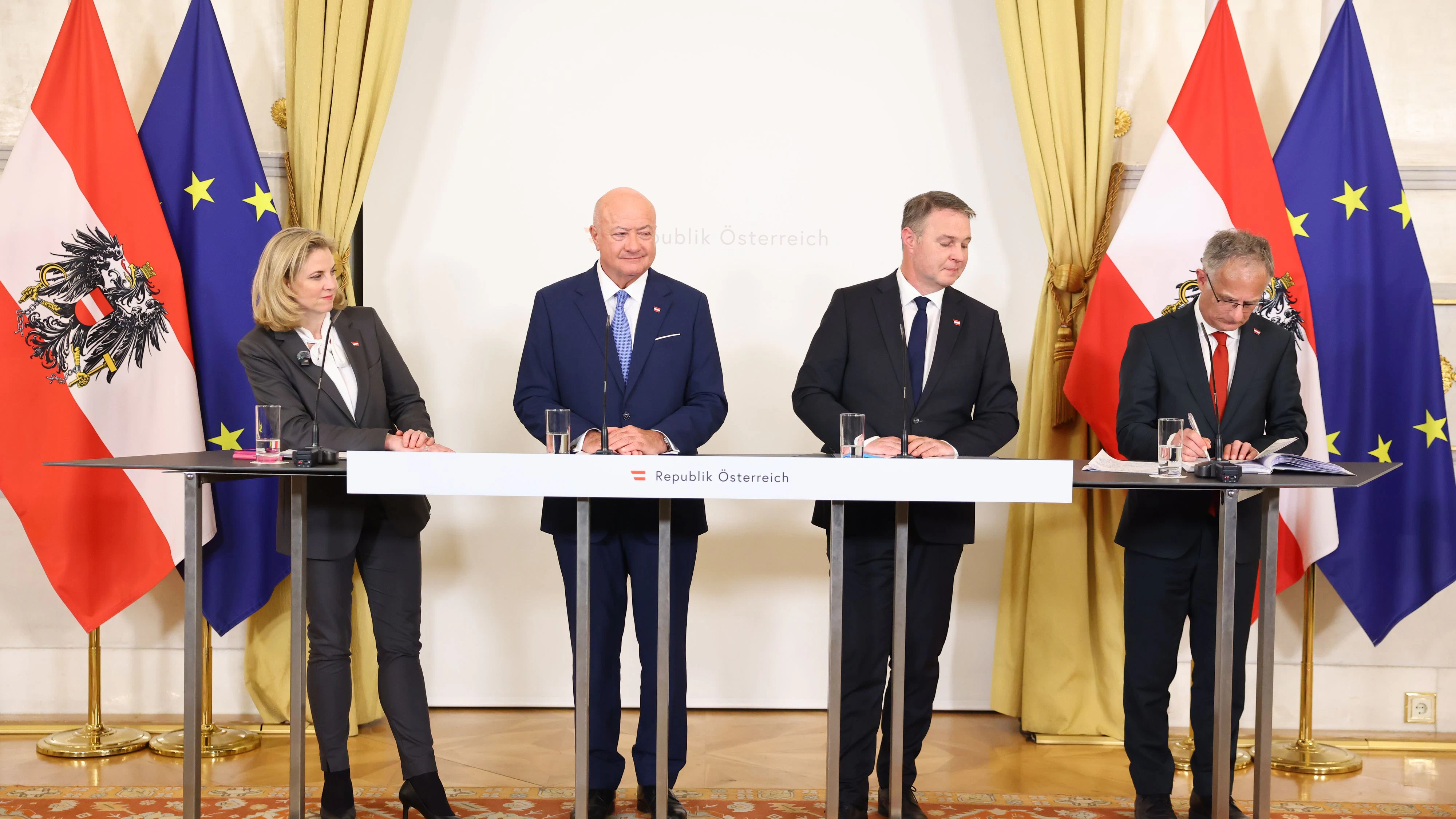 Was schreibt sich denn der Marterbauer jetzt wieder auf ...