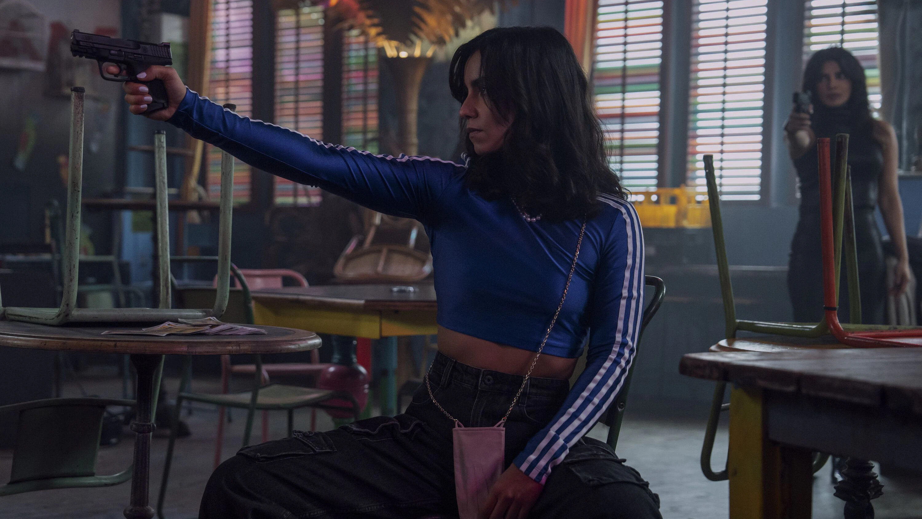 Der nervenaufreibende Spionage-Thriller Citadel begleitet die Elite-Agent:innen Mason Kane (Richard Madden), Nadia Sinh (Priyanka Chopra Jonas) und Bernard Orlick (Stanley Tucci). 