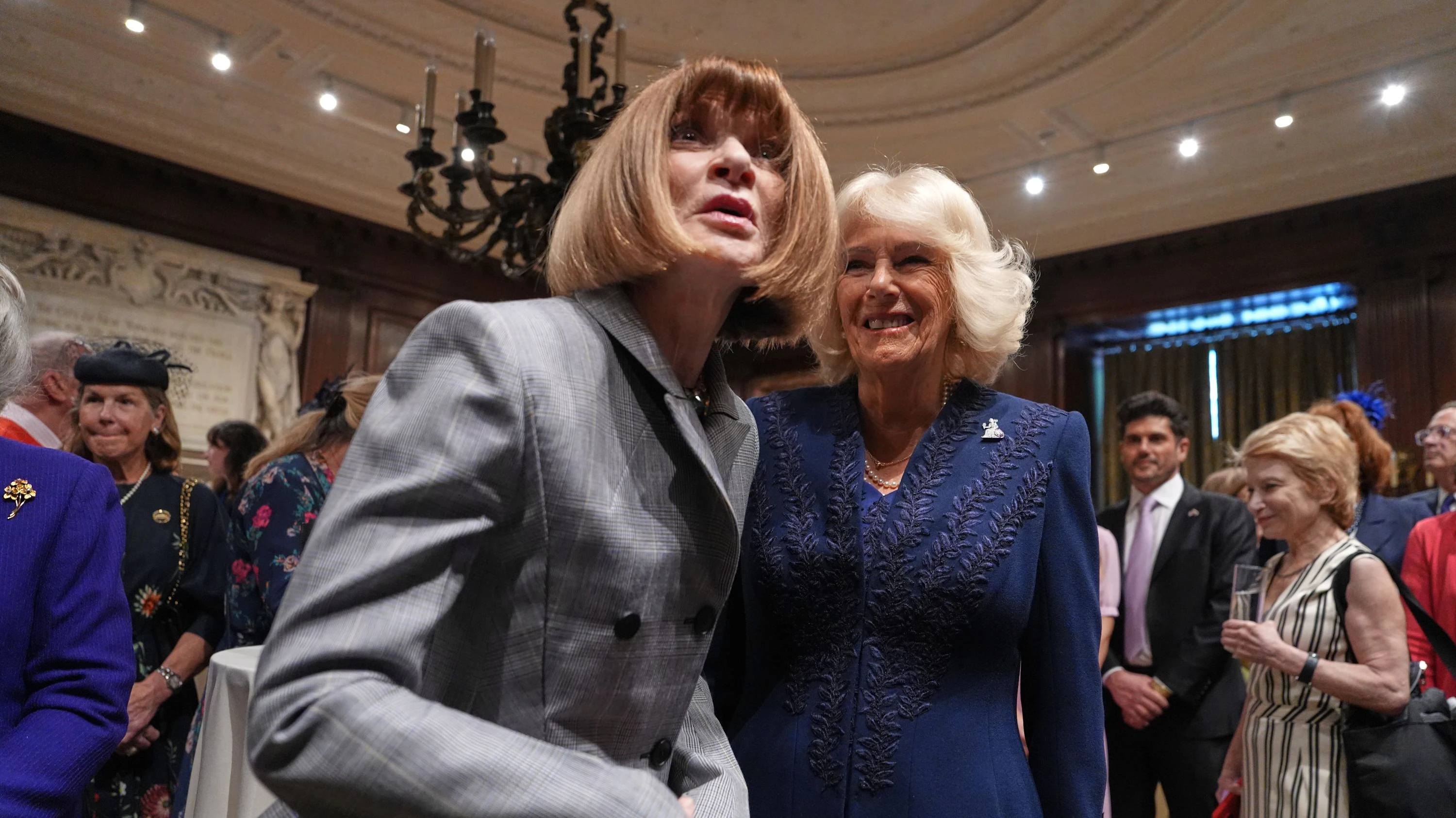 Anna Wintour zeigt sich ohne Sonnenbrille.