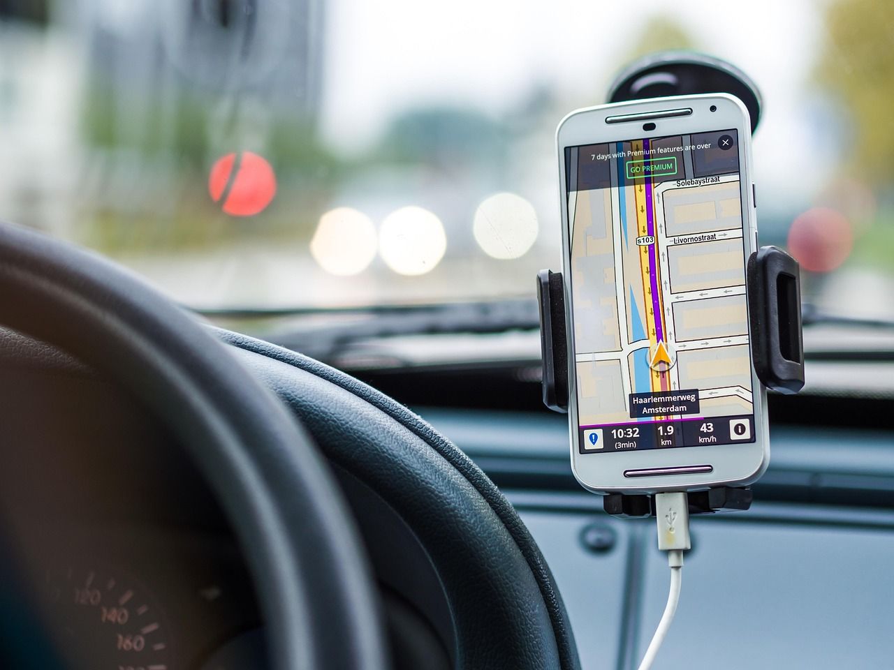 Navigation per Smartphone im Auto