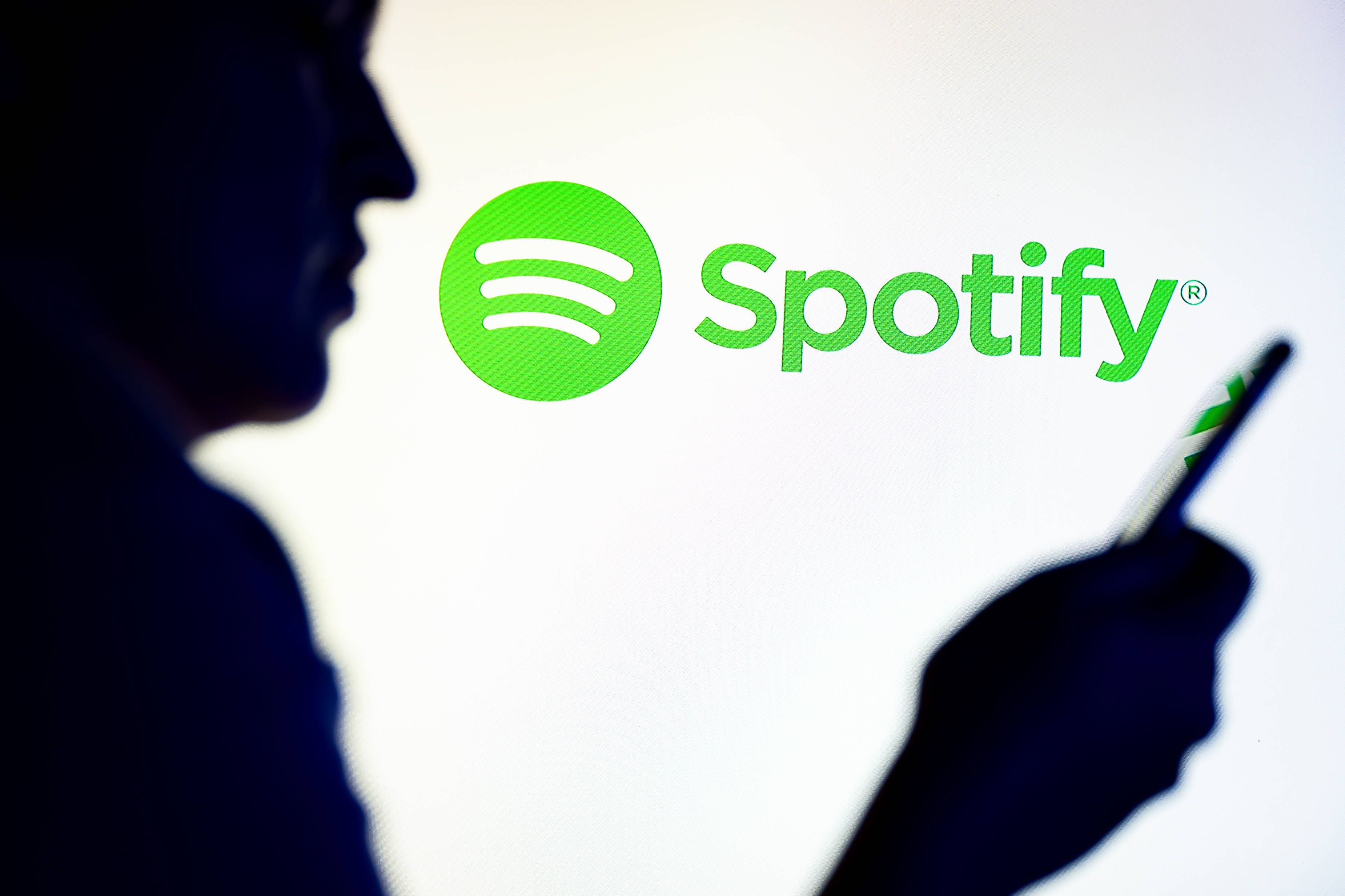 Spotify will gegen KI-Musik vorgehen.