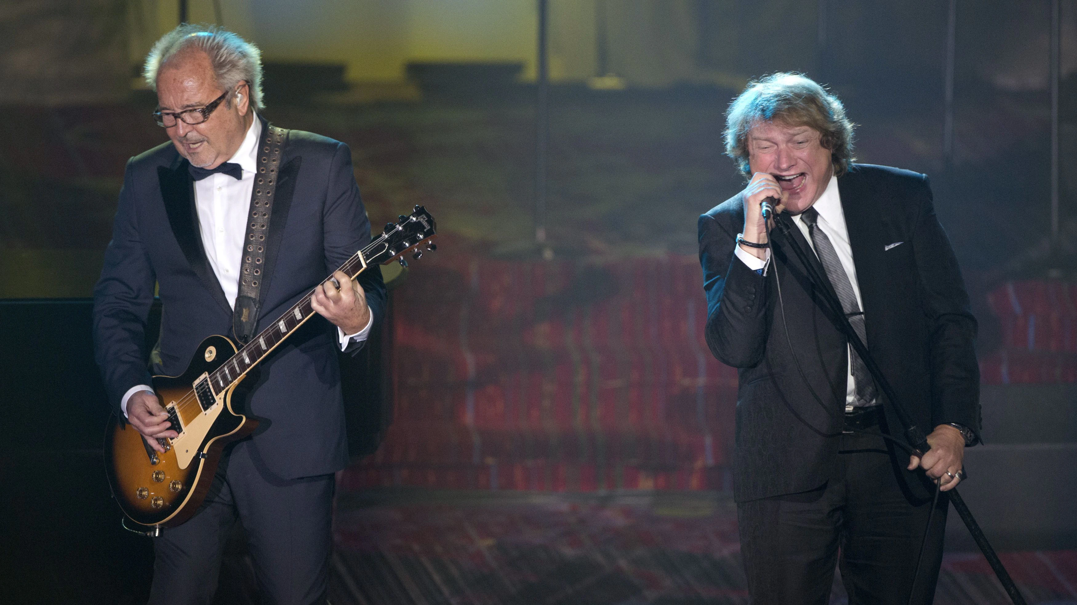 Lou Gramm (re) und Mick Jones bei der 44th Annual Songwriters Hall of Fame Zeremonie in New York, 2013.