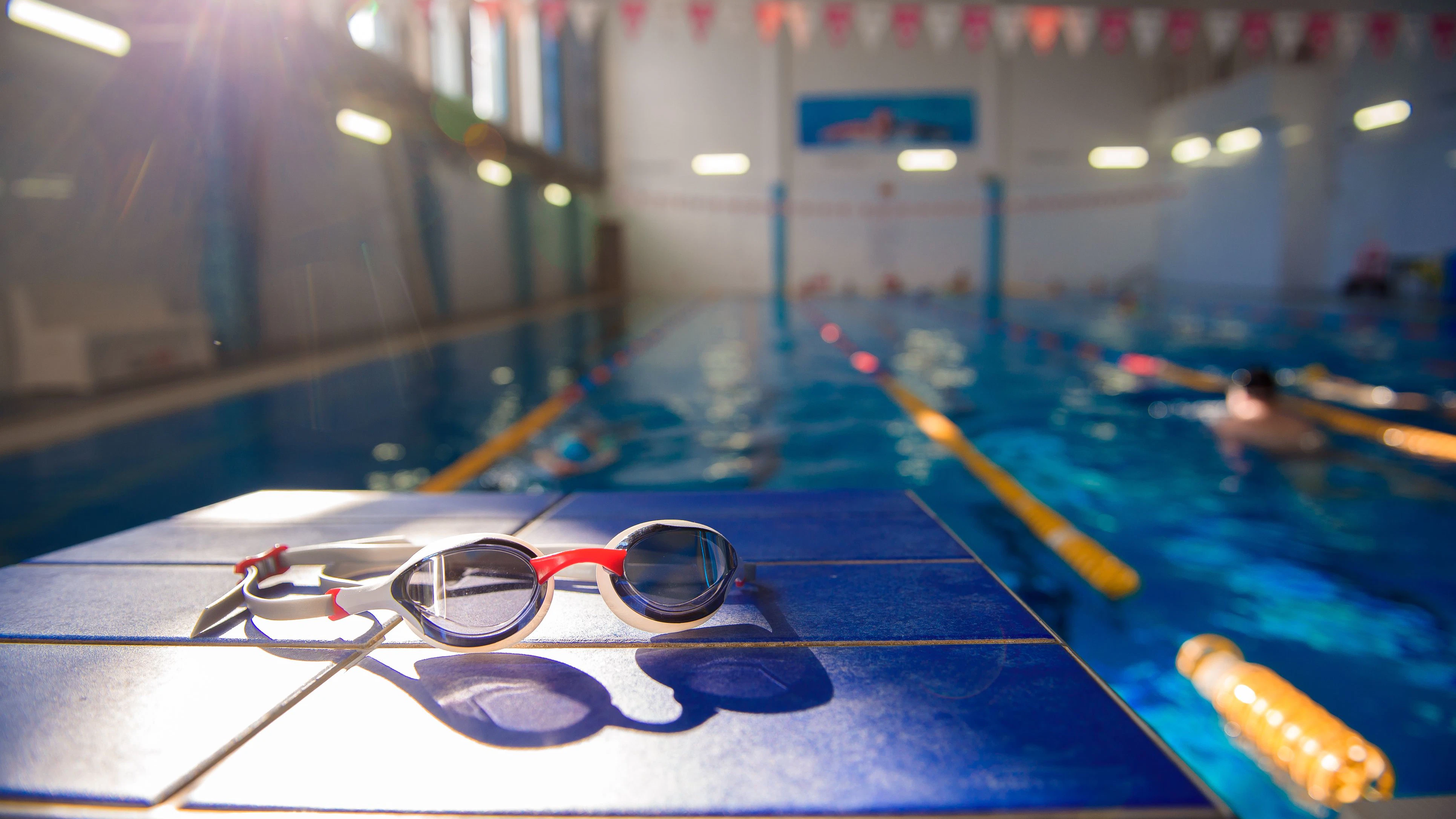 Ein Vorfall in einem Schwimmbad brachte den Fall ins Rollen. Symbolbild.