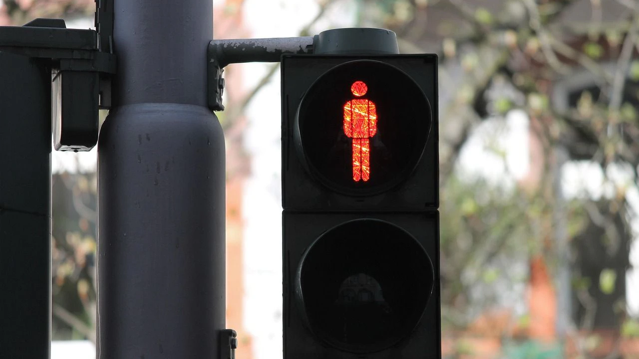 Heute.at - KI-Ampel: Grün für Fußgänger ohne Knopfdruck