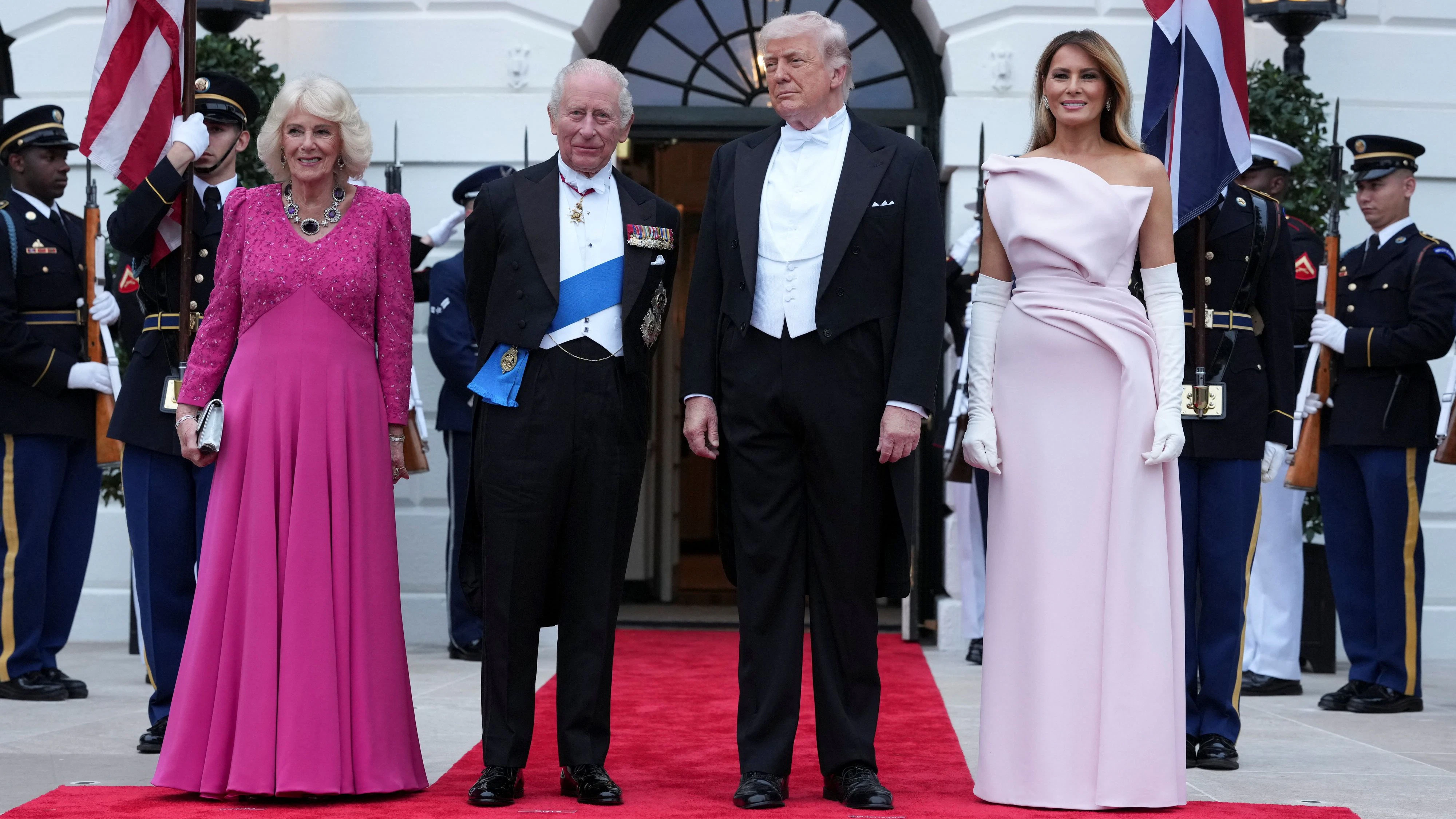 US-Präsident Donald Trump und First Lady Melania Trump begrüßen den britischen König Charles und Königin Camilla zu einem Staatsbankett im Weißen Haus.