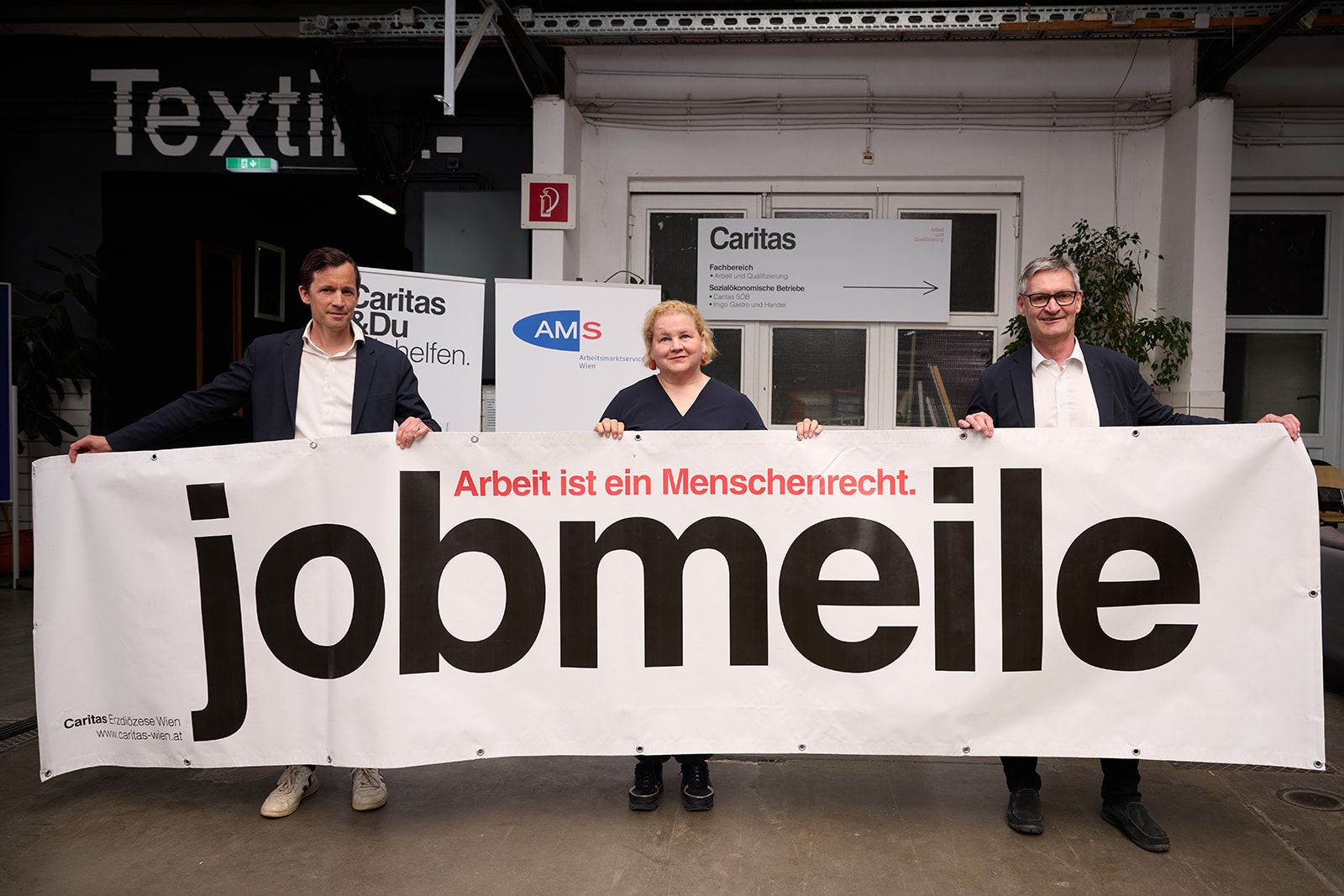 Caritasdirektor Klaus Schwertner, Bundesministerin Korinna Schumann und AMS Wien Geschäftsführer Winfried Göschl (v.l.).