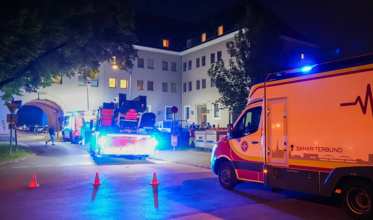 Bei dem Feuer musste das Gebäude evakuiert werden.
