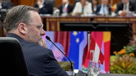 Das Außenministerium hat die Asienreise des Staatssekretärs üppig dokumentiert – mit diesem einen Foto