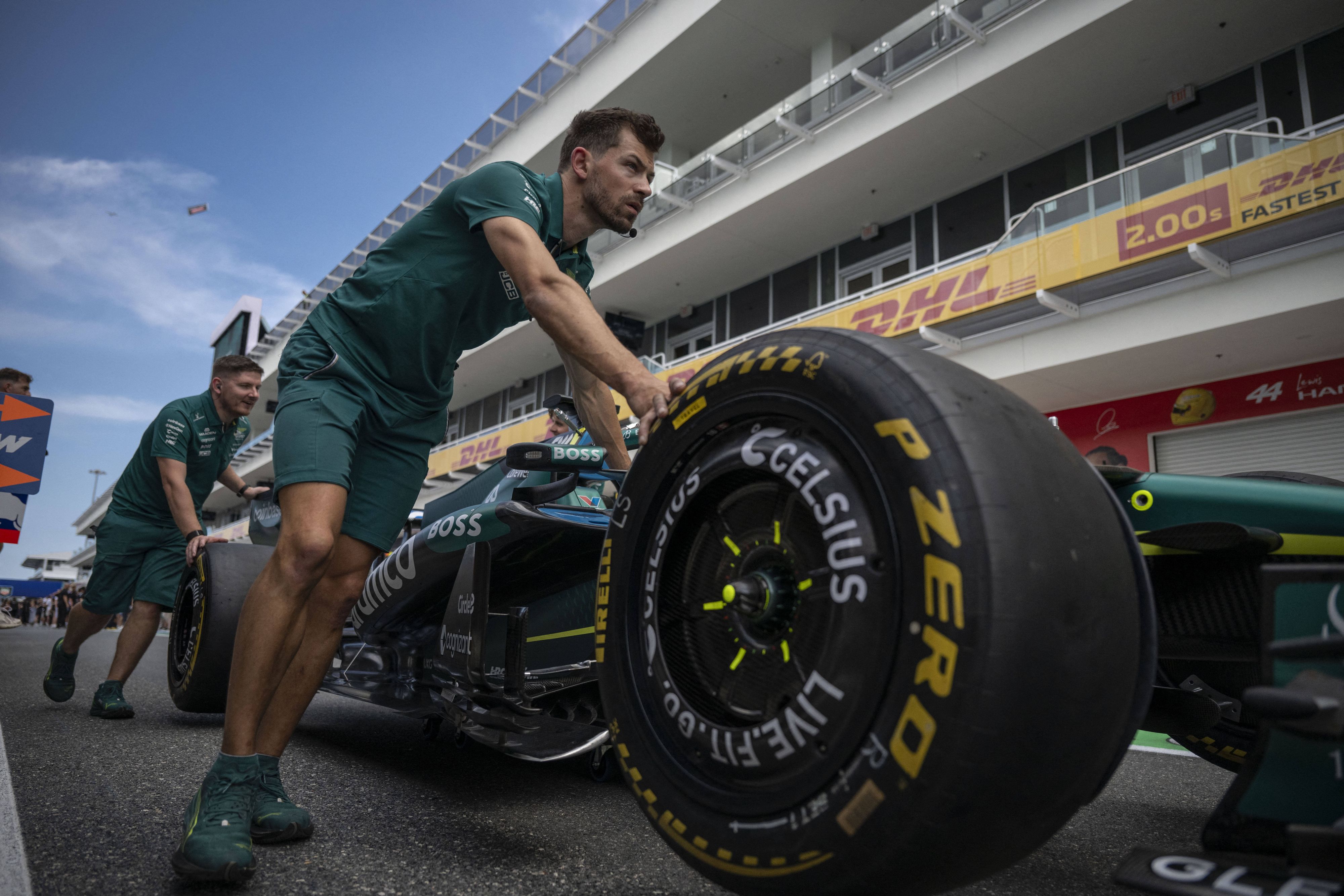 Aston Martin legt in Miami einen Fehlstart hin. 