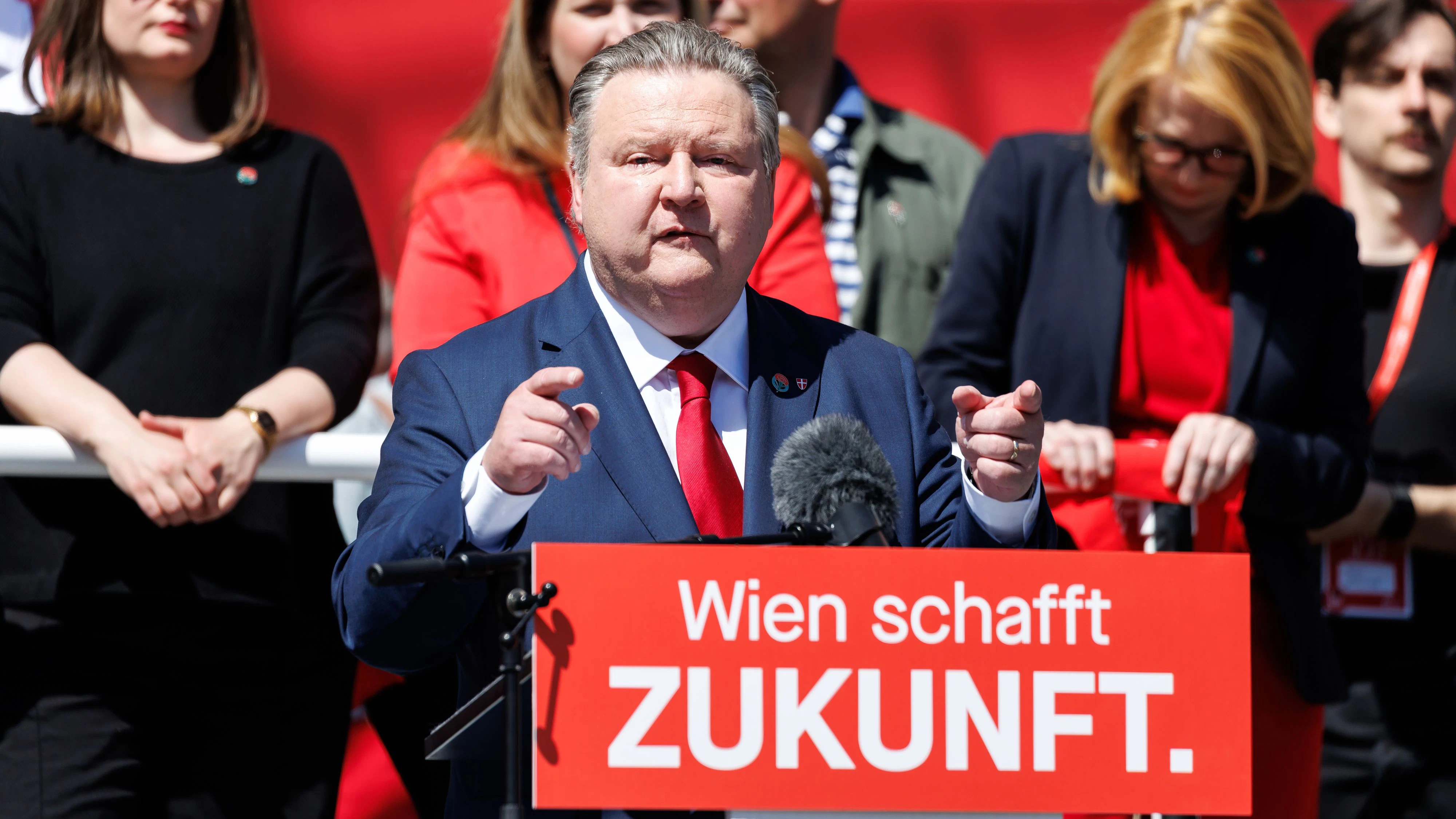 ... na, na, da kommt ein ganzes Geschwader ...