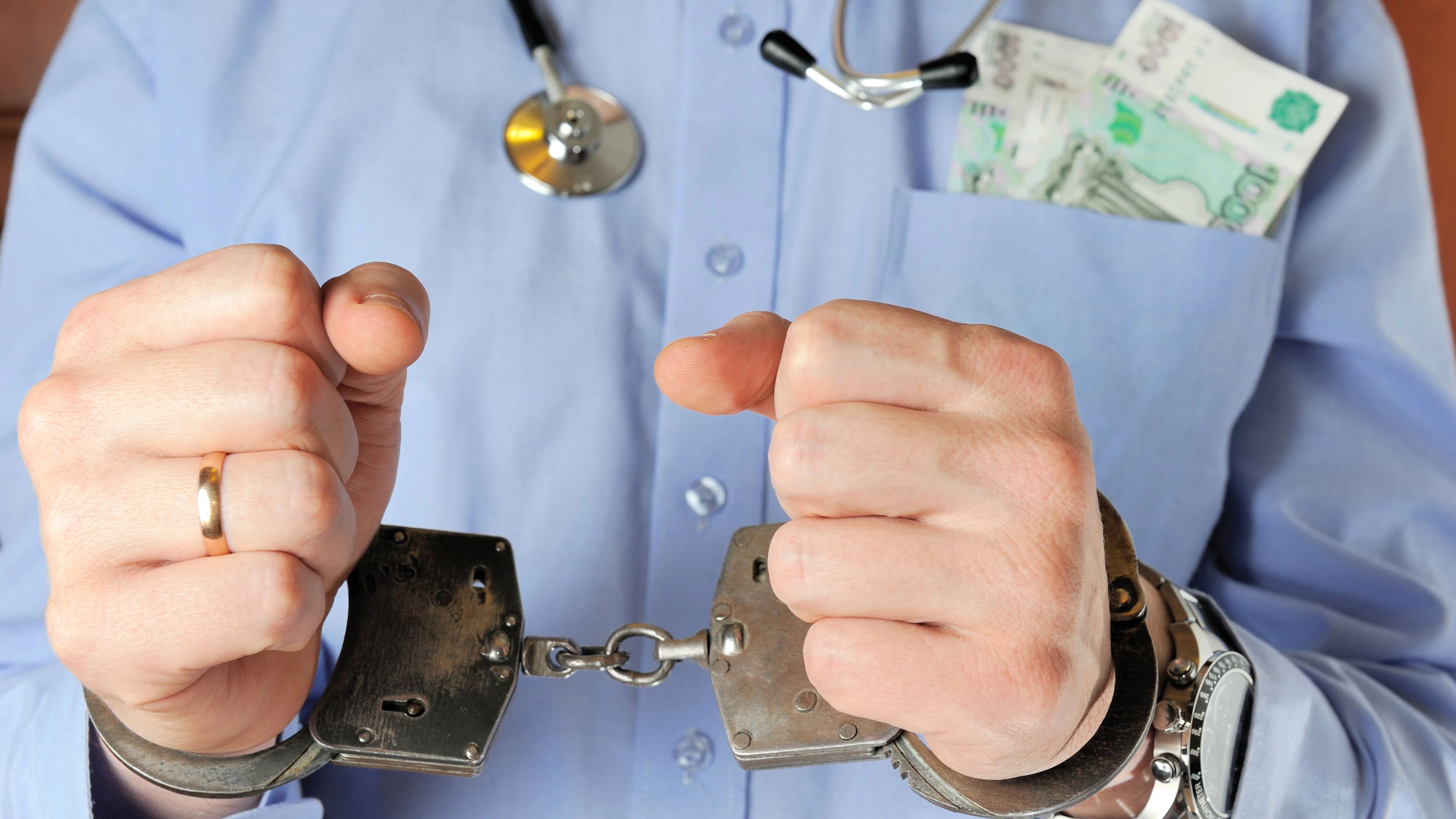 Heute.at - Fake-Arzt ergaunert Tausende Euro von Seniorin (65)
