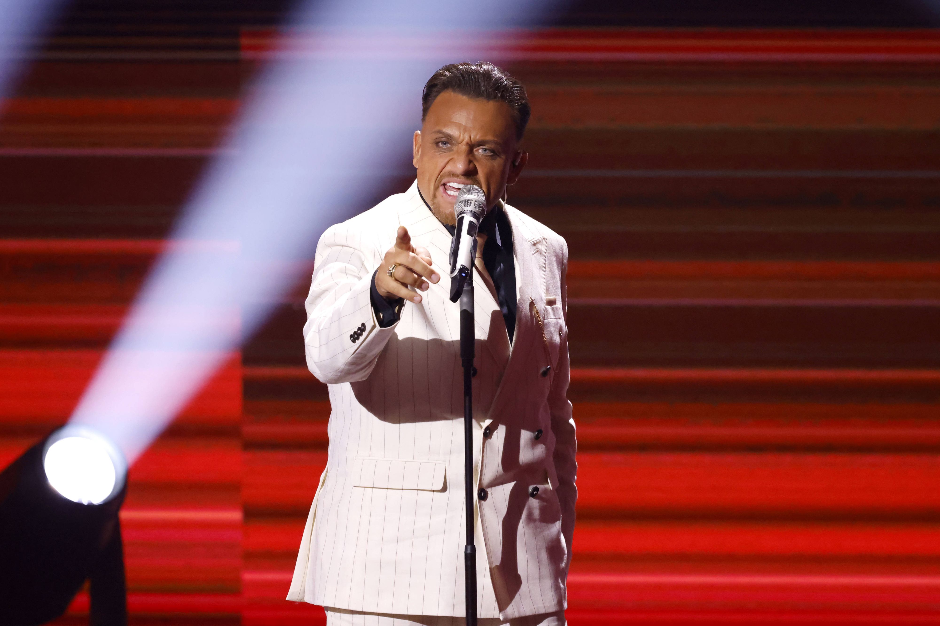 Heute.at - 90 Kilo runter! DSDS-Star Menowin wäre fast gestorben