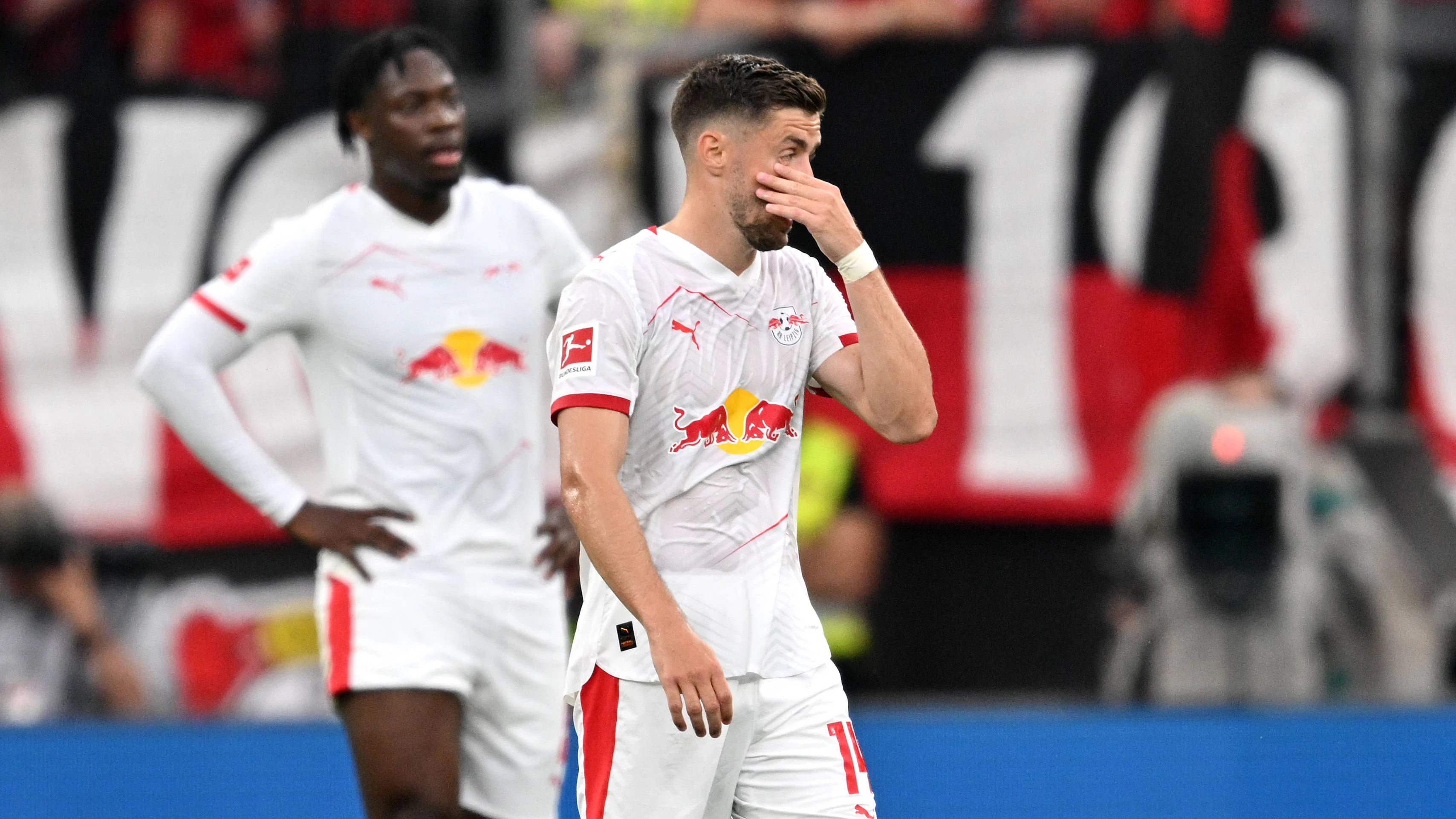 Das war nichts. Christoph Baumgartner nach einem Leverkusen-Tor.