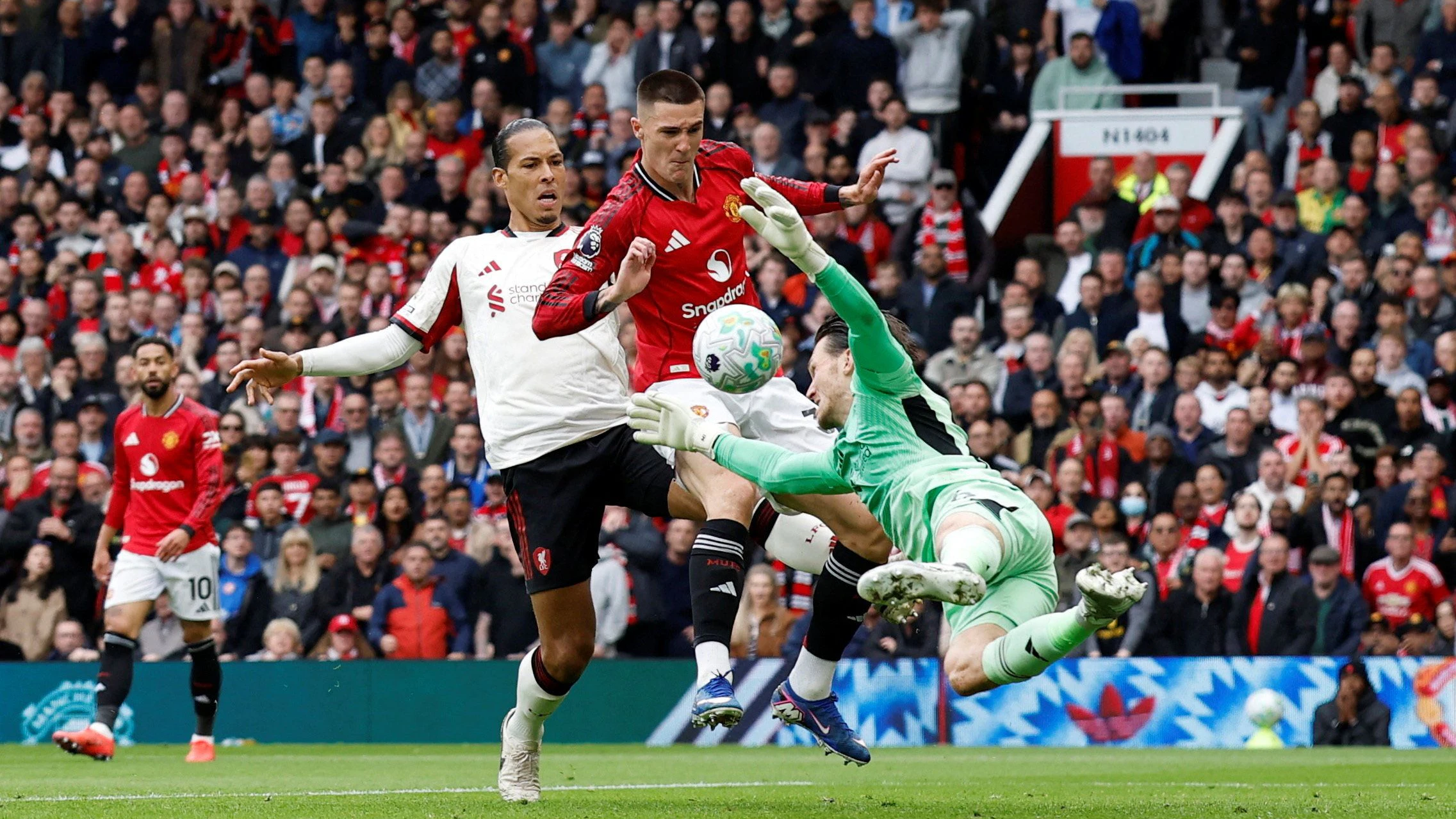 Manchester und Liverpool lieferten einander ein packendes Duell.
