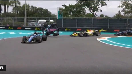 Heute.at - Spektakulärer Crash! Formel-1-Star mit Salto in Miami