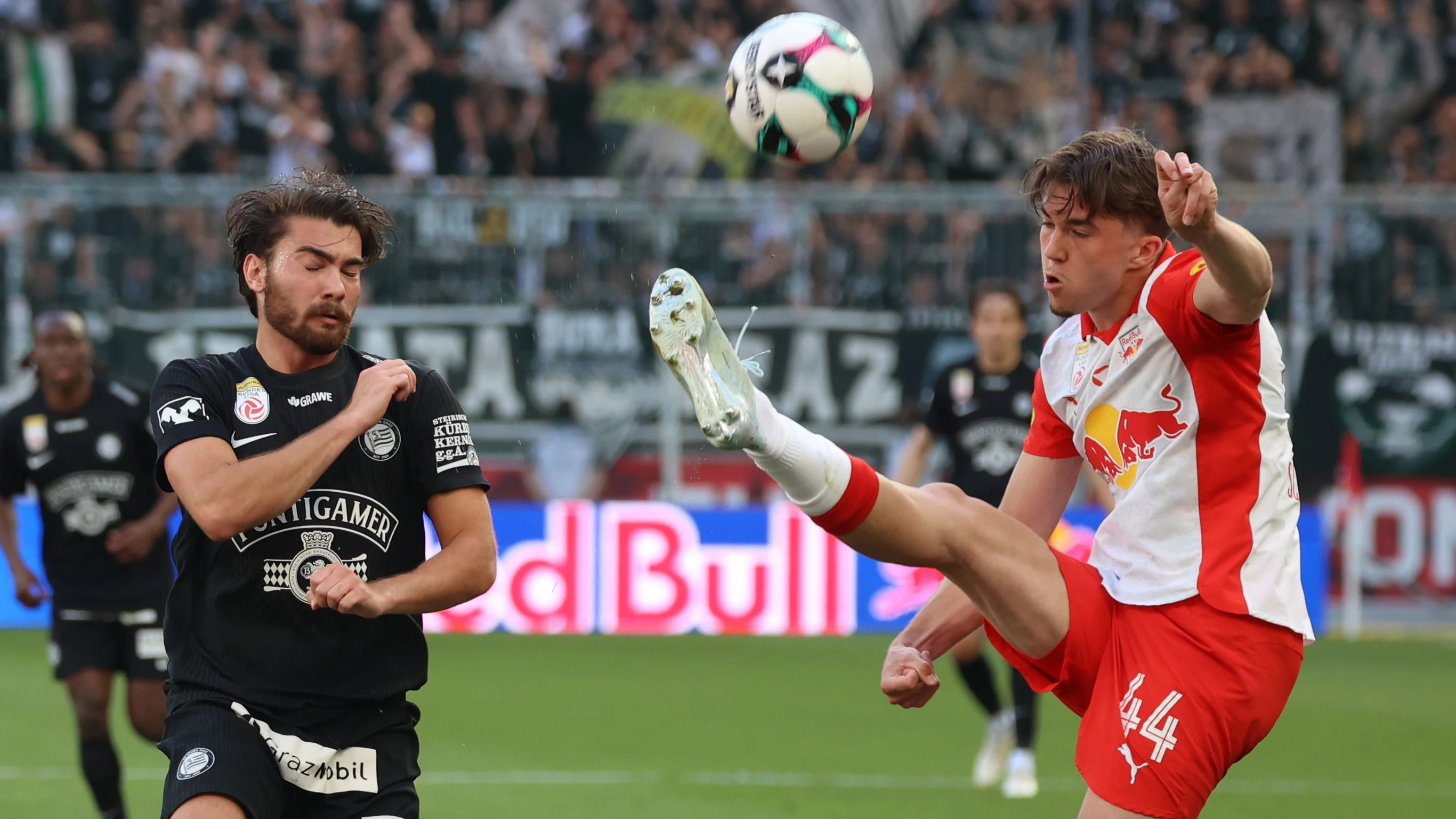 Gizo Mamageishvili im Duell mit Jannik Schuster