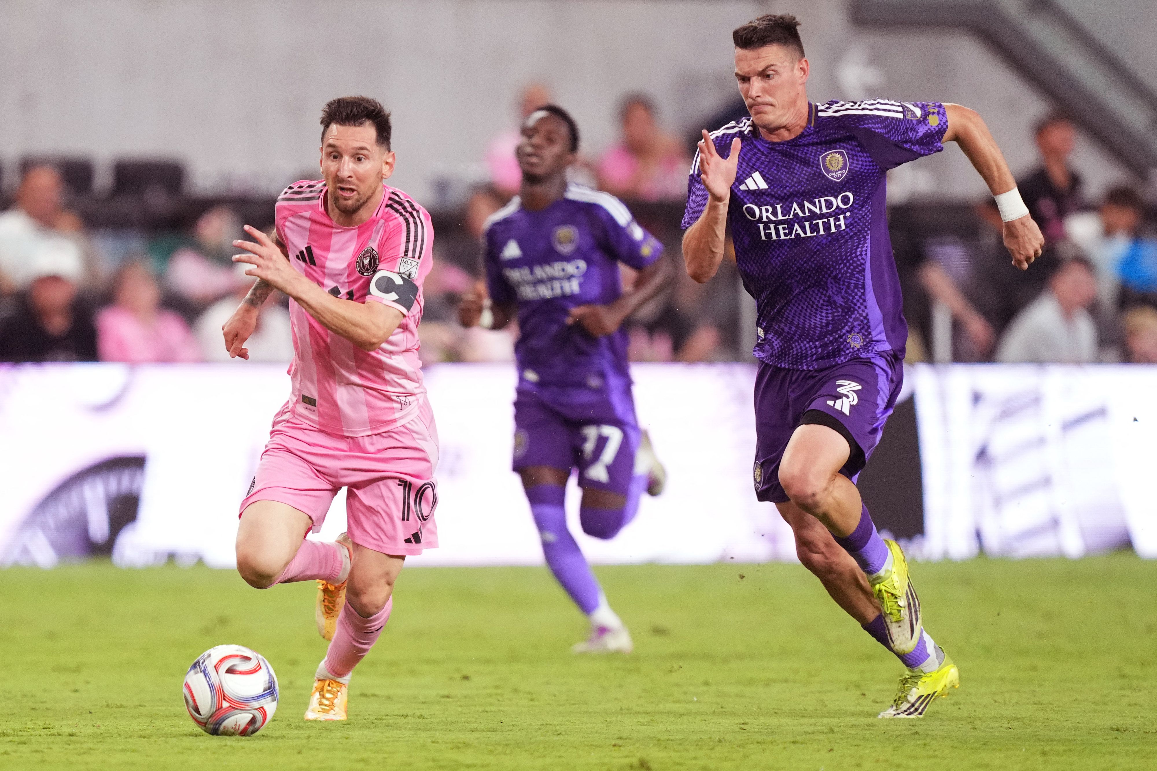 Lionel Messi gegen Orlandos Adrian Marin