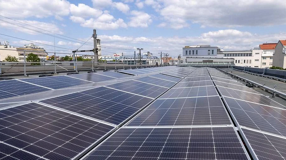 Heute.at - Sonne am Zug – 15 neue Solaranlagen auf U-Bahn-Dächern