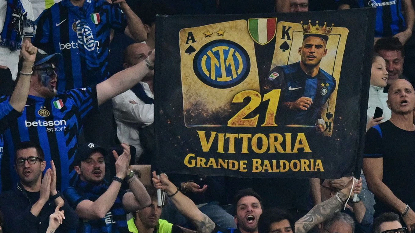 Heute.at - Nach Schweigeminute feiert Inter 21. Scudetto