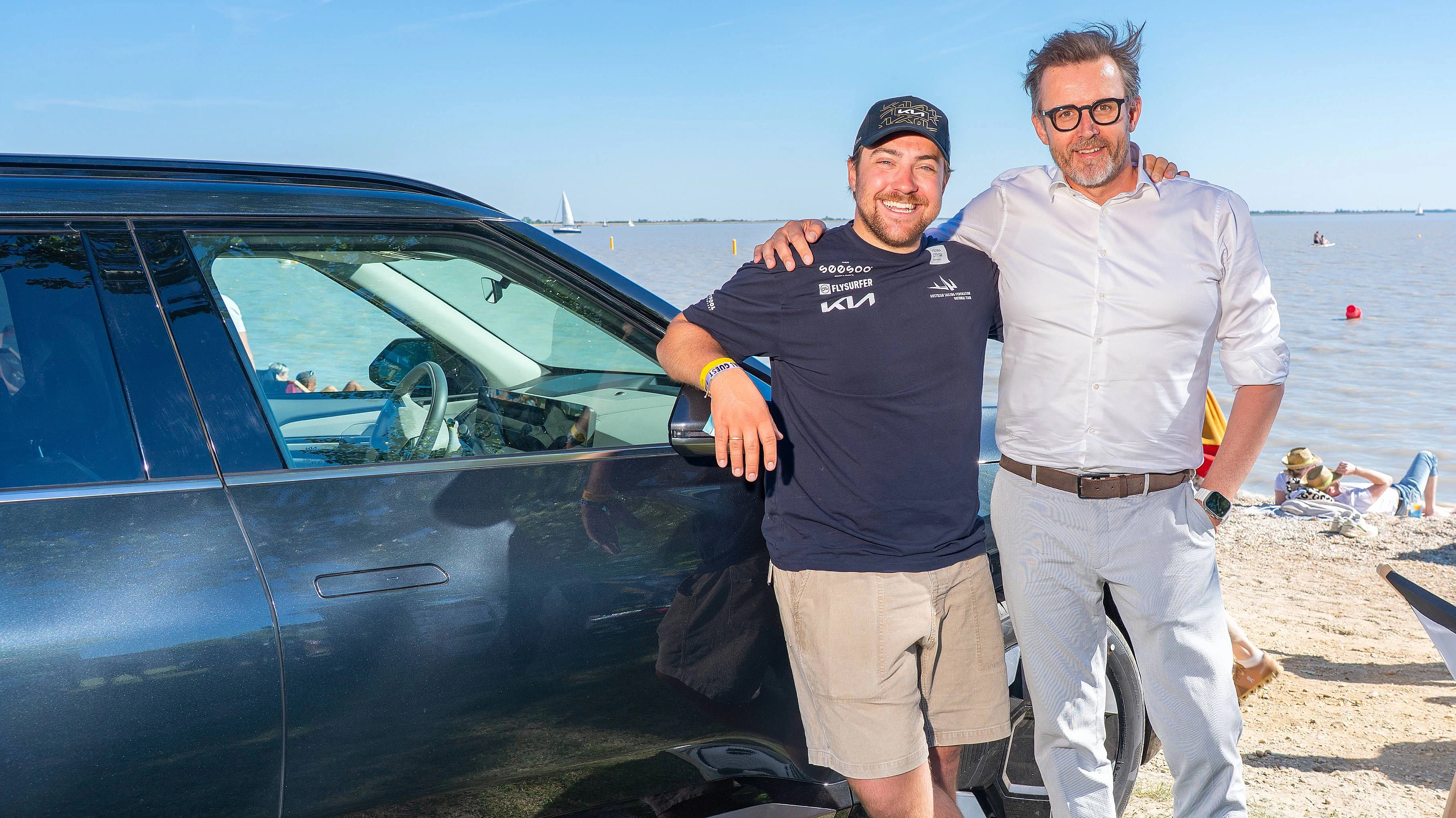 Olypia-Sieger Valentin Bontus mit KIA-Managing Director Harald Hölzl