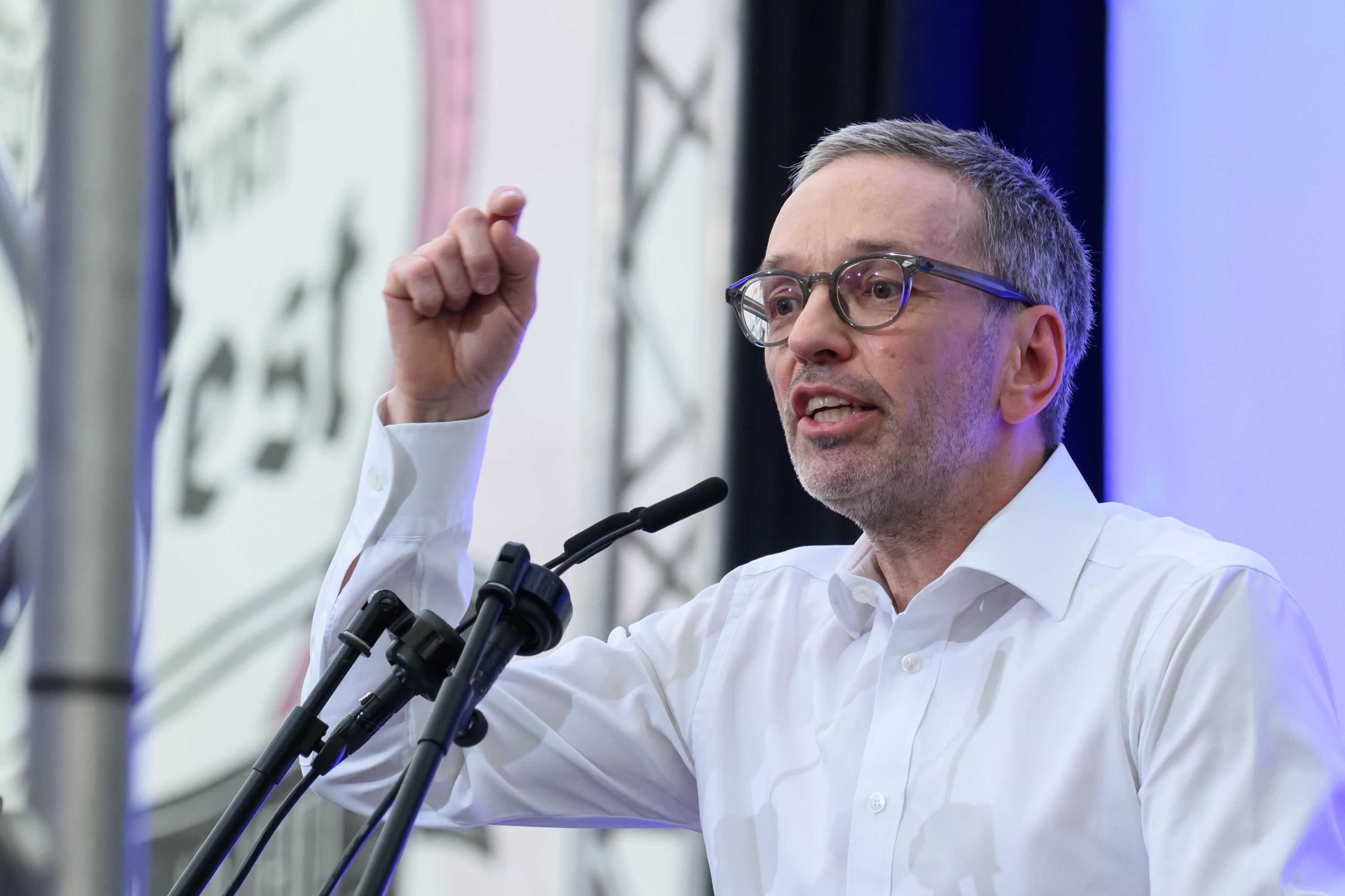 FP-Chef Kickl während seiner Rede am Linzer Urfahranermarkt. 