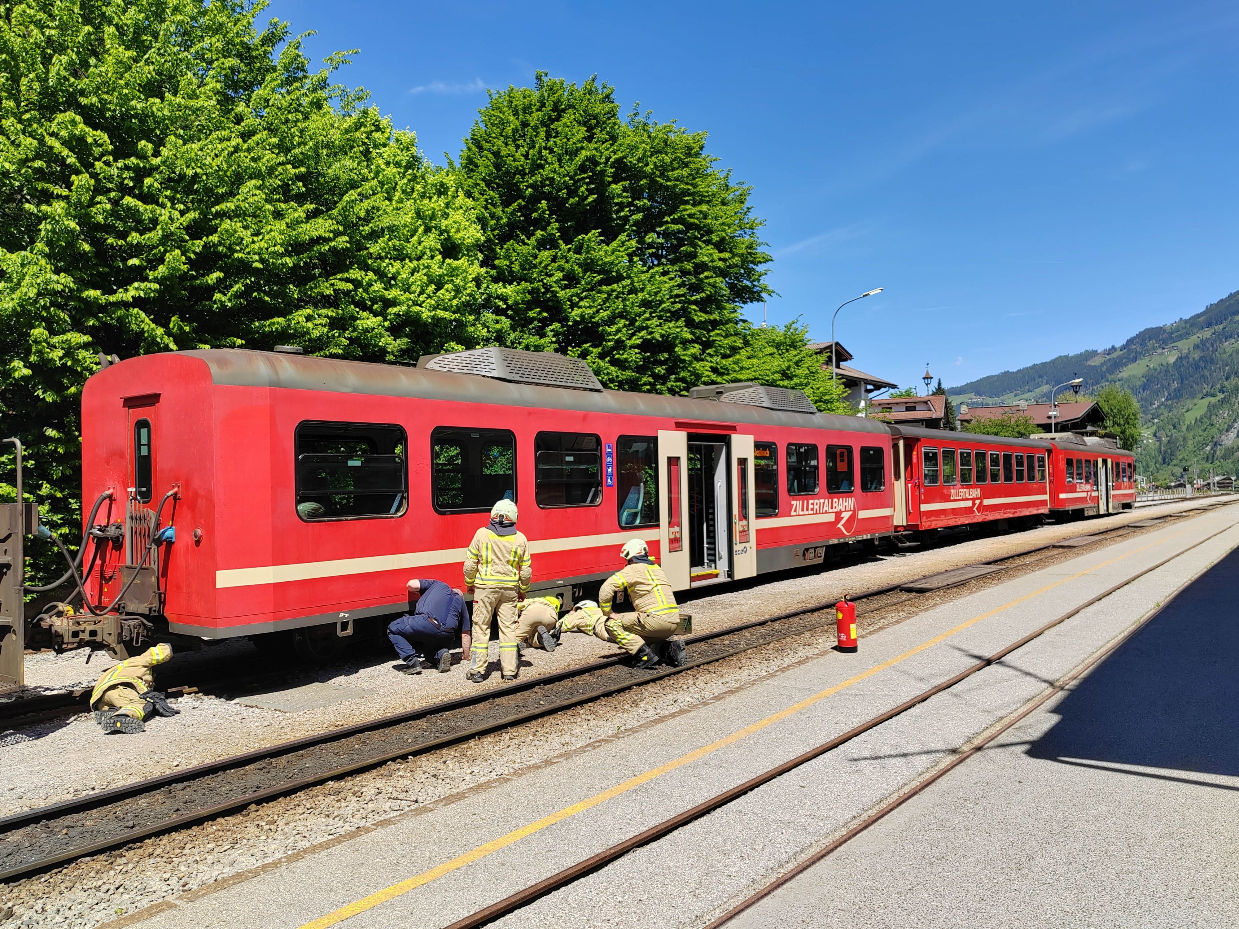 Brandeinsatz bei der Zillertalbahn.