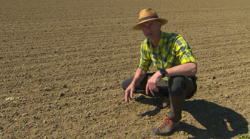 Landwirt Christian Gartner ist besorgt. 
