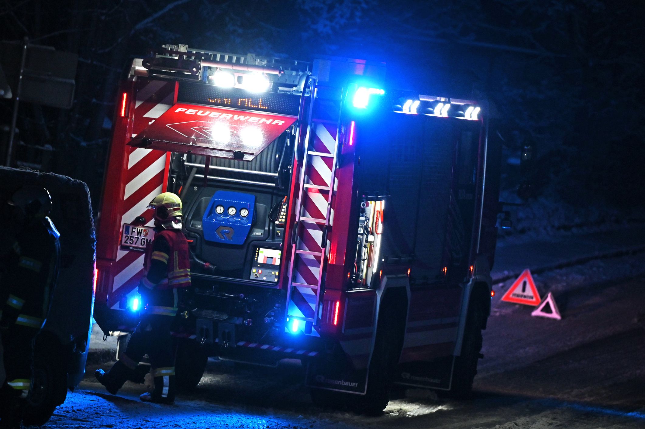 Vier Personen wurden bei dem Unfall schwer verletzt. (Symbolbild)