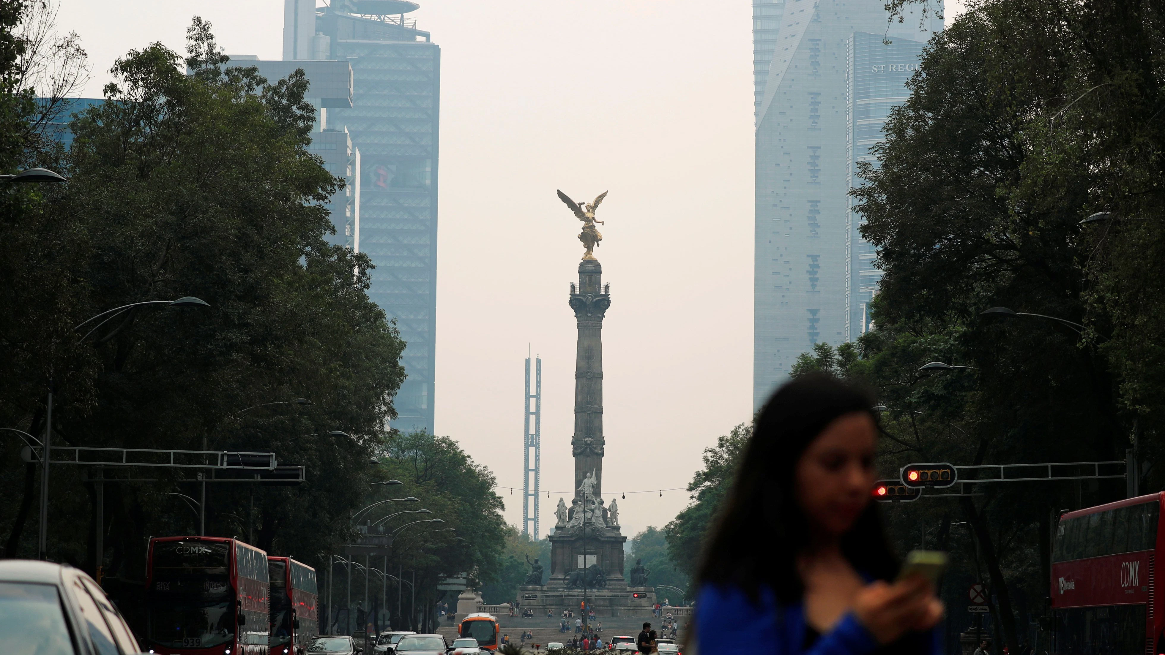 The Angel de la Independencia monument is seen during high levels of pollution in Mexico City, Mexico May 12, 2019. REUTERS/Carlos Jasso