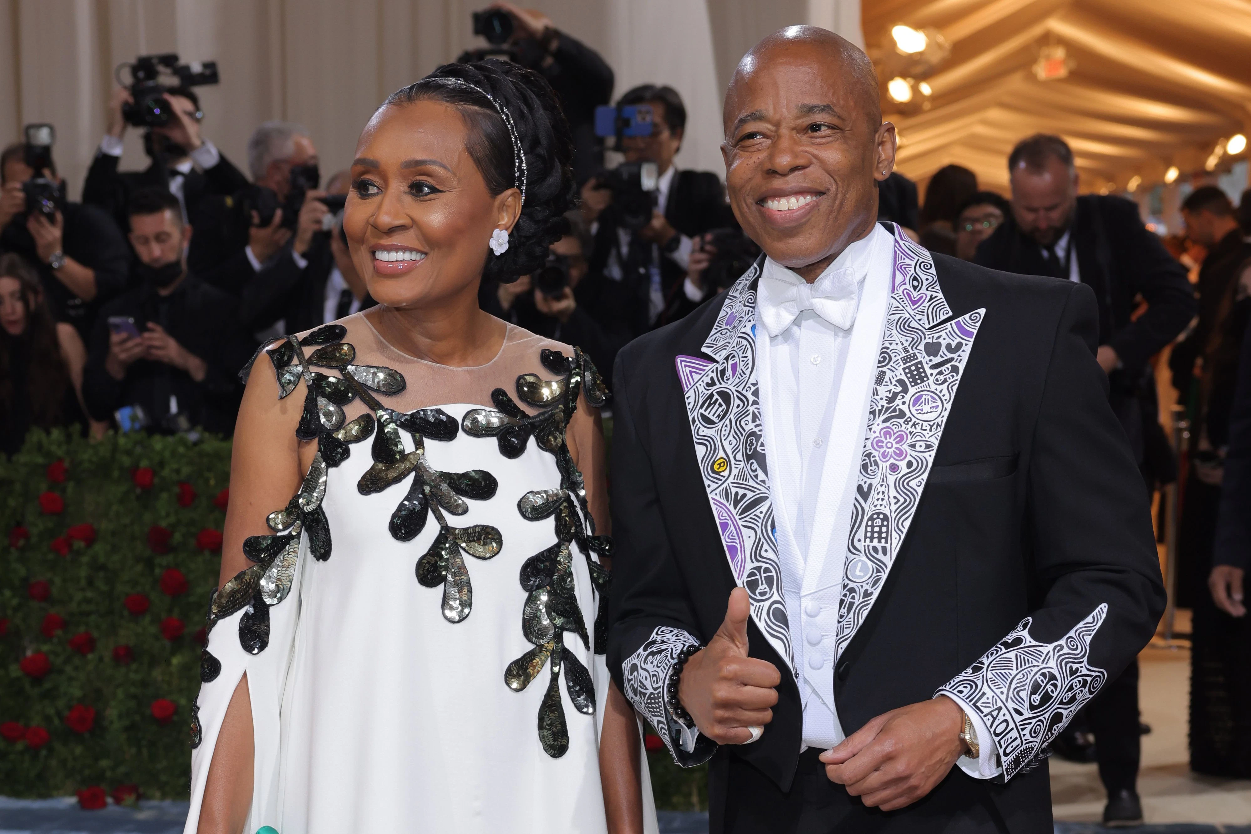 Amtsvorgänger Eric Adams, auf der Met Gala 2026: Zohran Mamdani bleibt als erster Bürgermeister seit Jahrzehnten dem Society-Event fern – ein Statement