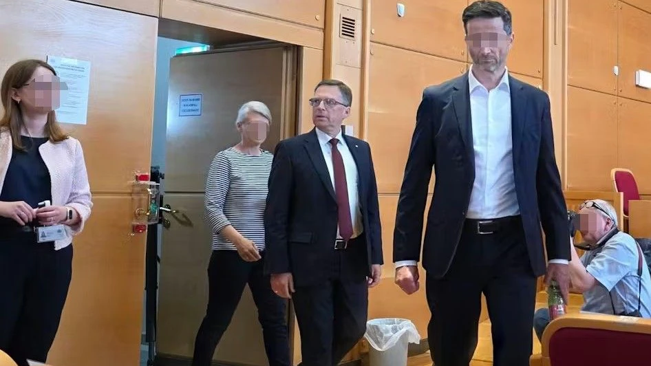 ÖVP-Klubchef August Wöginger am Montag am Weg in den Gerichtssaal in Linz.