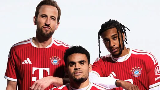 Heute.at - Bayern lüften Trikot-Geheimnis im Paris-Schlager
