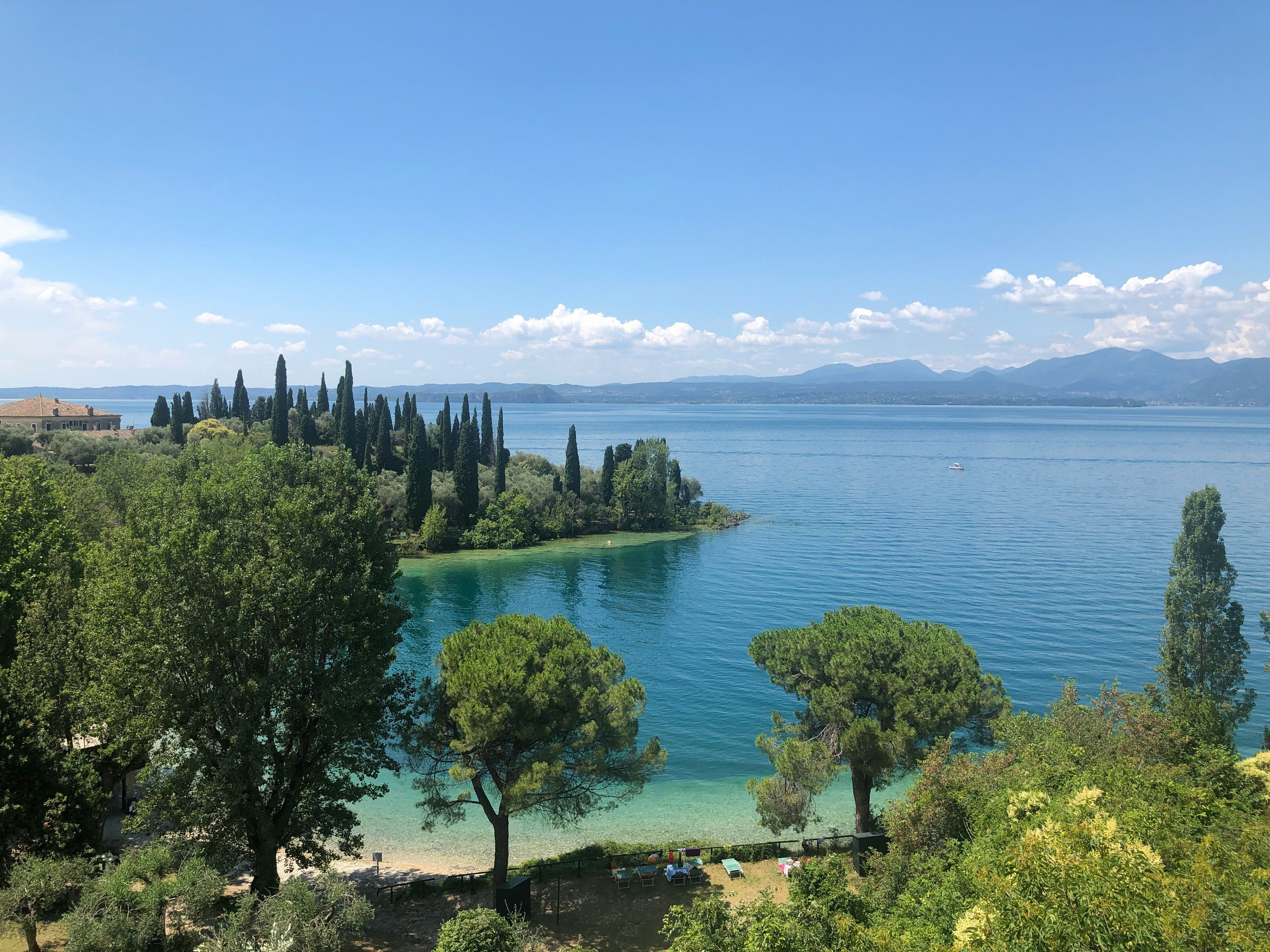 Ein Natur-Schauspiel am Gardasee freut die Italiener.