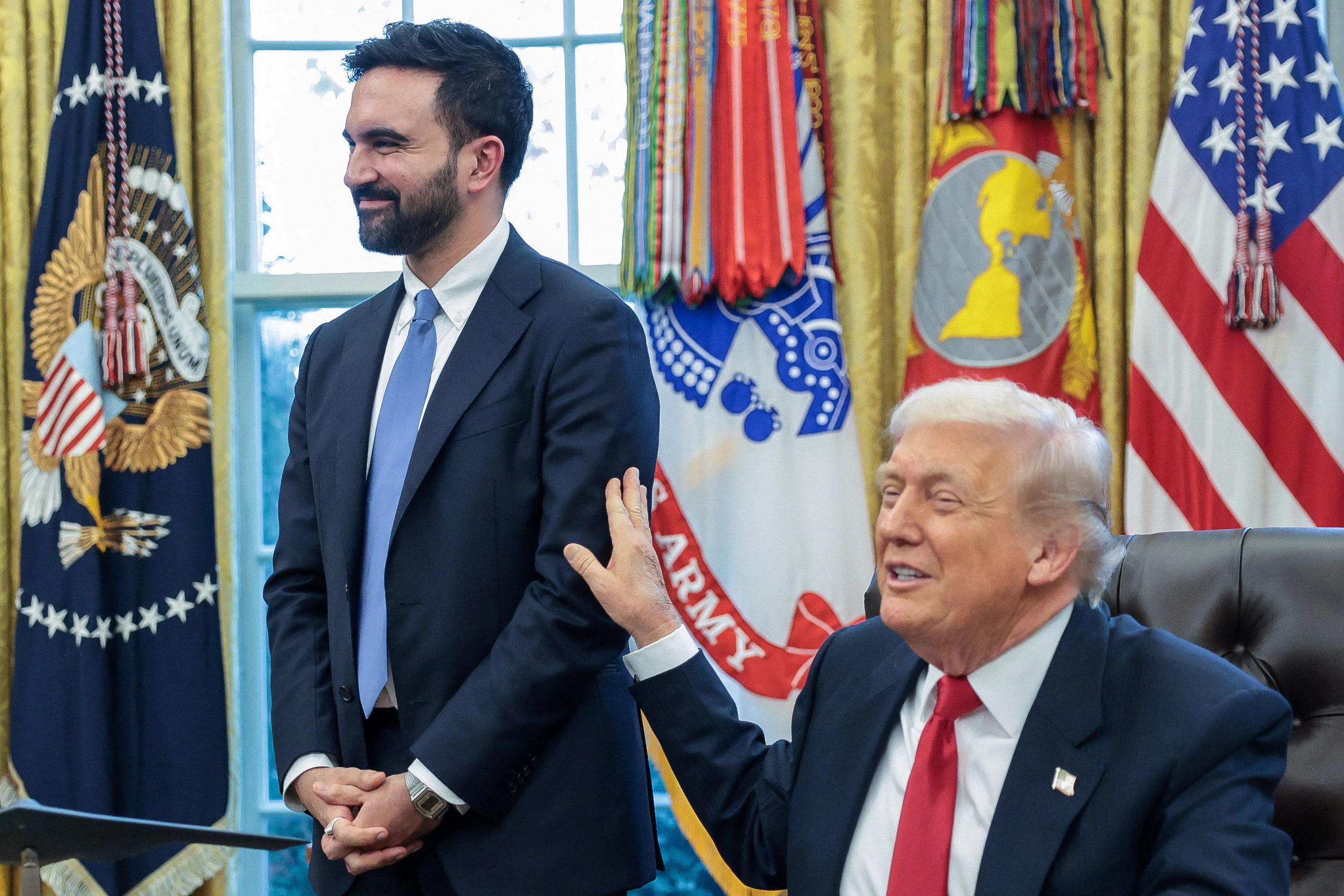 US-Präsident Donald Trump war voll des Lobes über den "Kommunisten" Mamdani. Was auffällt: die Billig-Digitaluhr am Handgelenk des New Yorker Bürgermeisters