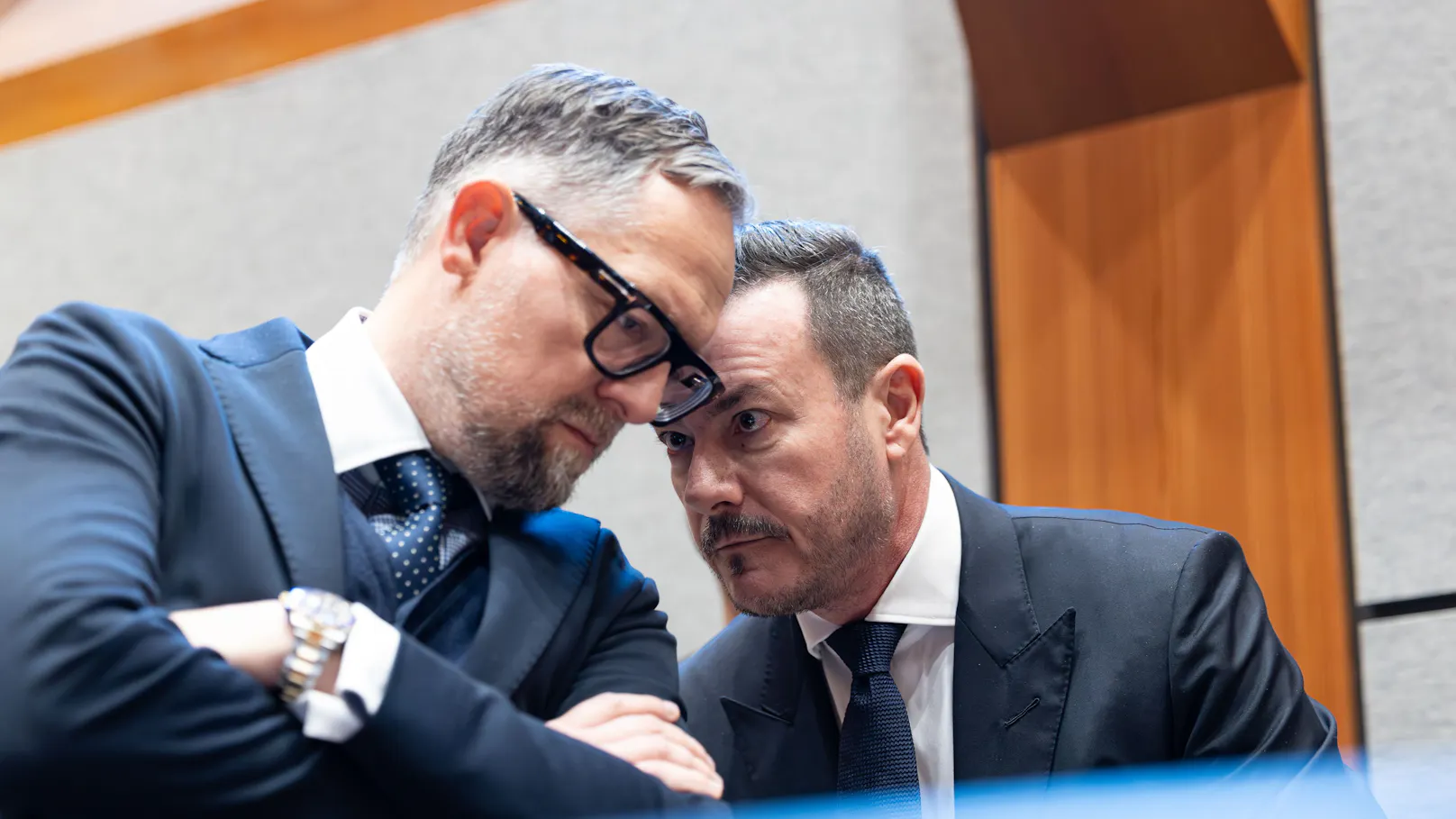 Signa-Pleite: Insolvenzverwalter fordert 160 Millionen Euro zurück – Gerichtsverfahren eingeleitet — image 1