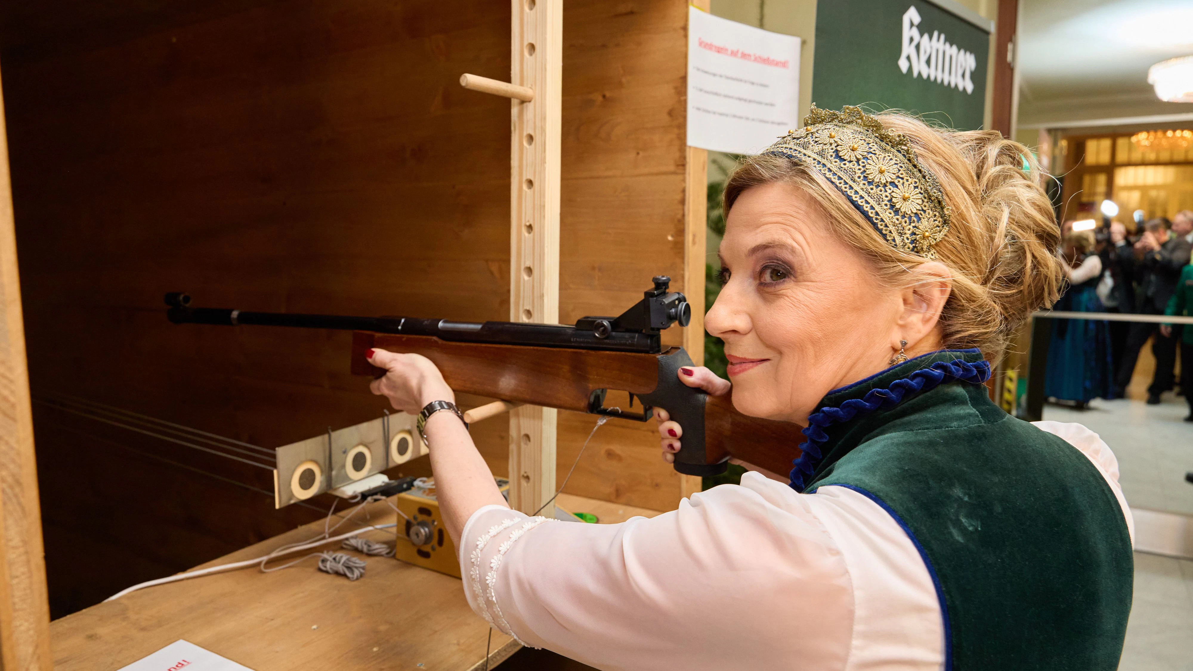 Christa Kummer ist seit Jahren beim "Grünen Kreuz".