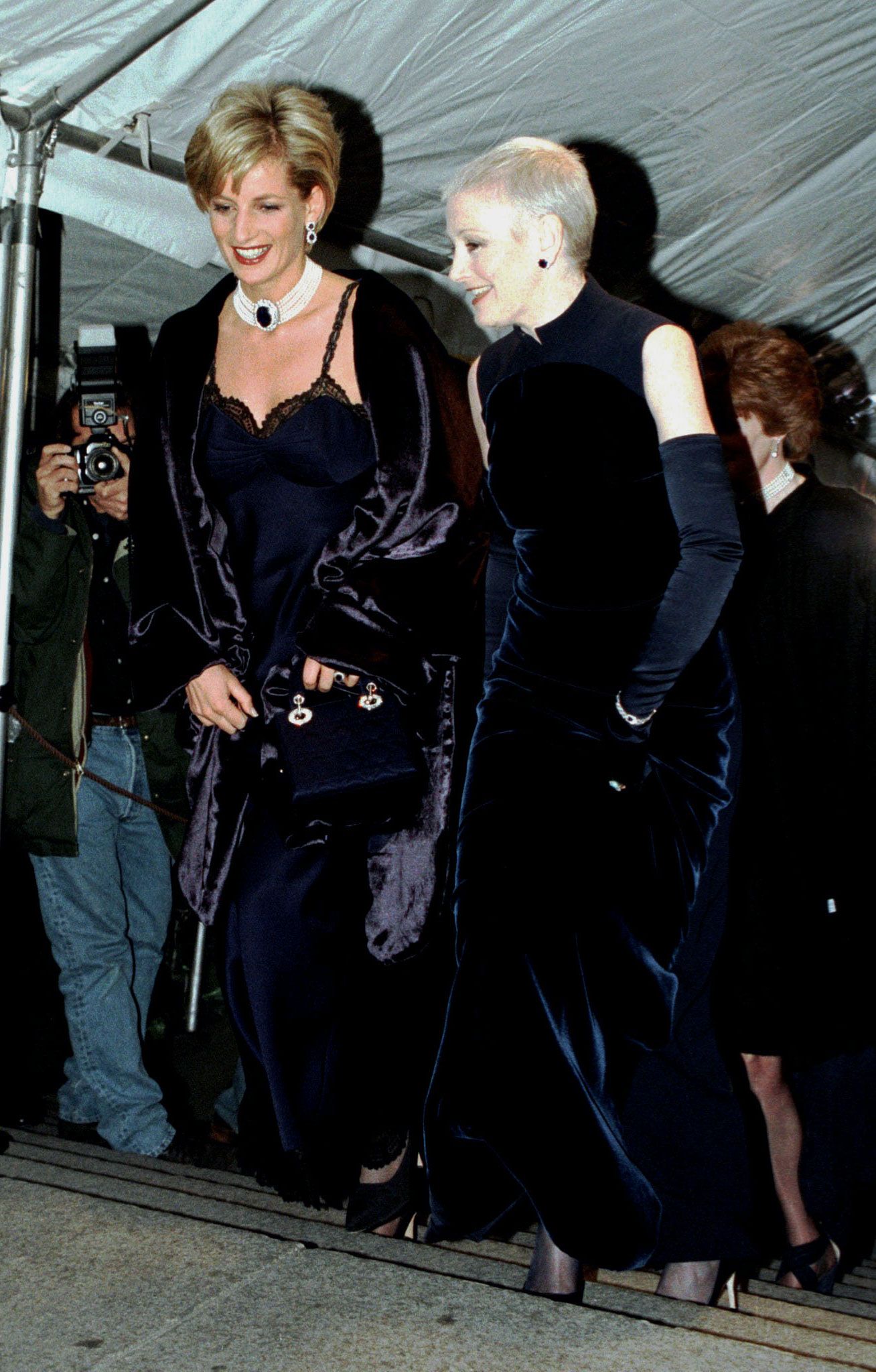 Prinzessin Diana 1996 an der Seite von Liz Tilberis auf der damals noch als 