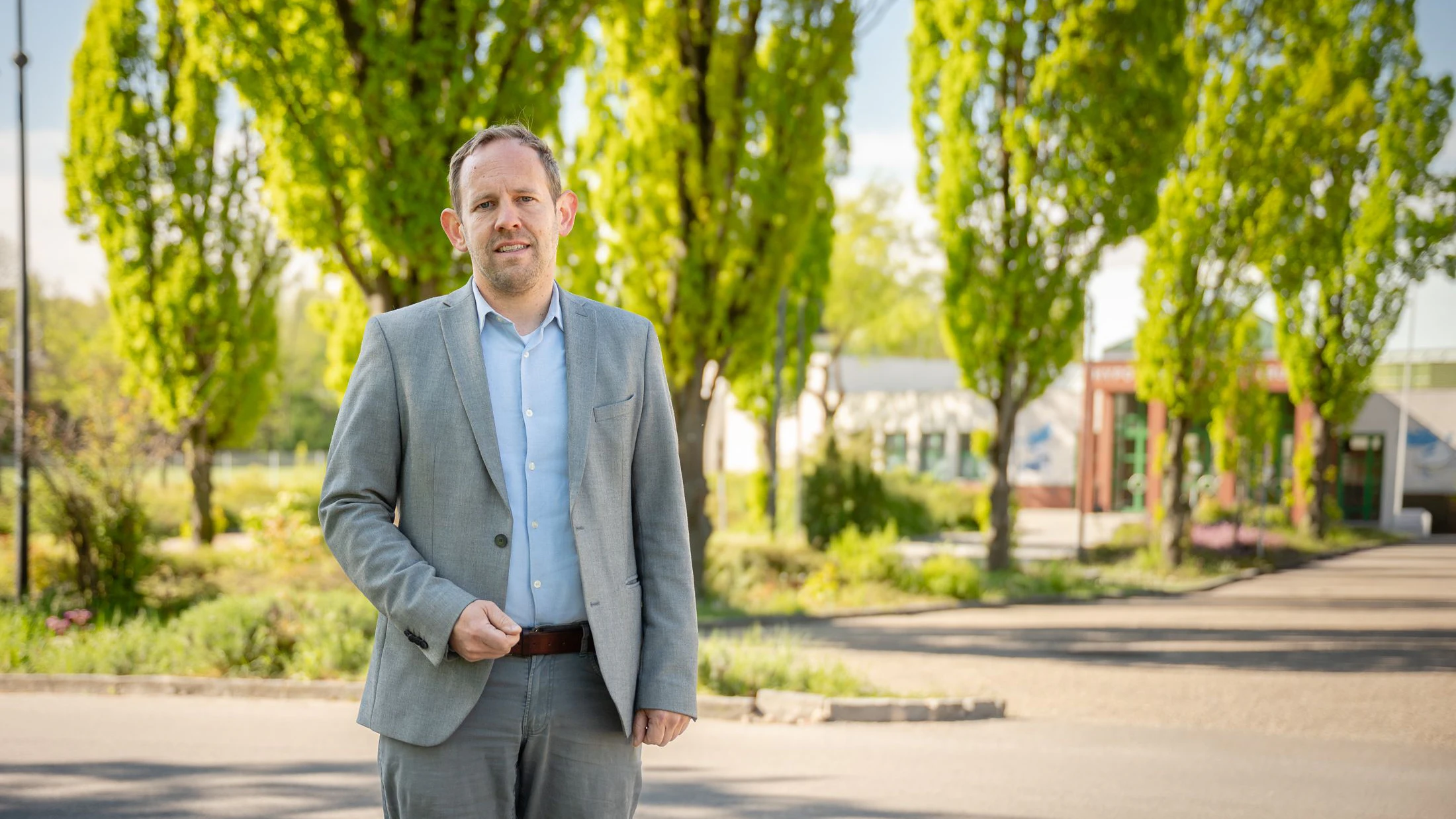 Georg Ecker (Grüne), Landtagsabgeordneter, beim Standort "Alte Au" in Stockerau.