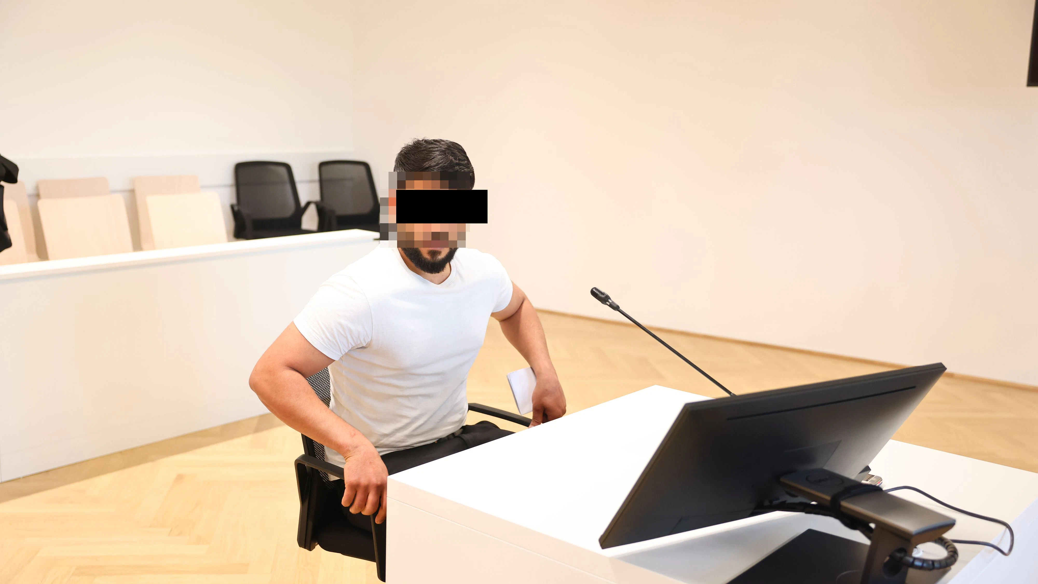 Soll zugebissen haben, leugnete das aber verbissen vor Gericht: der Angeklagte