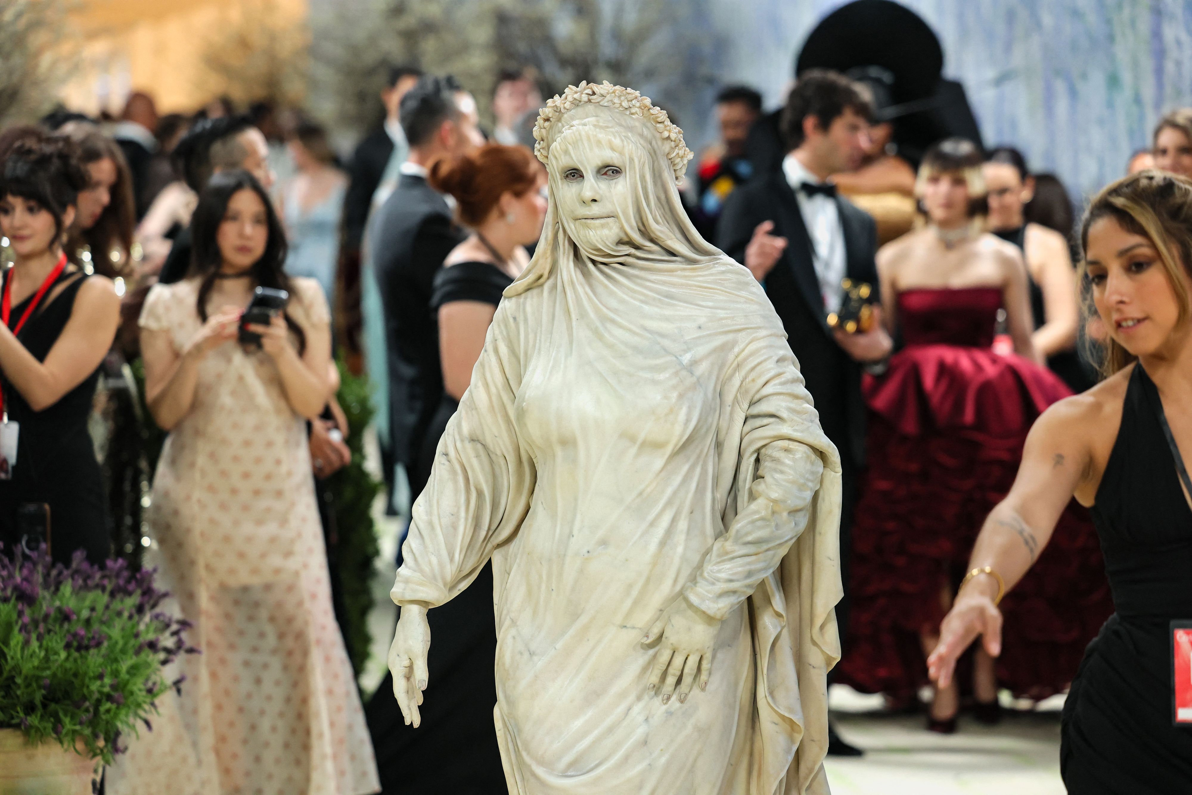 Heidi Klums Look bei der Met Gala geht um die ganze Welt.