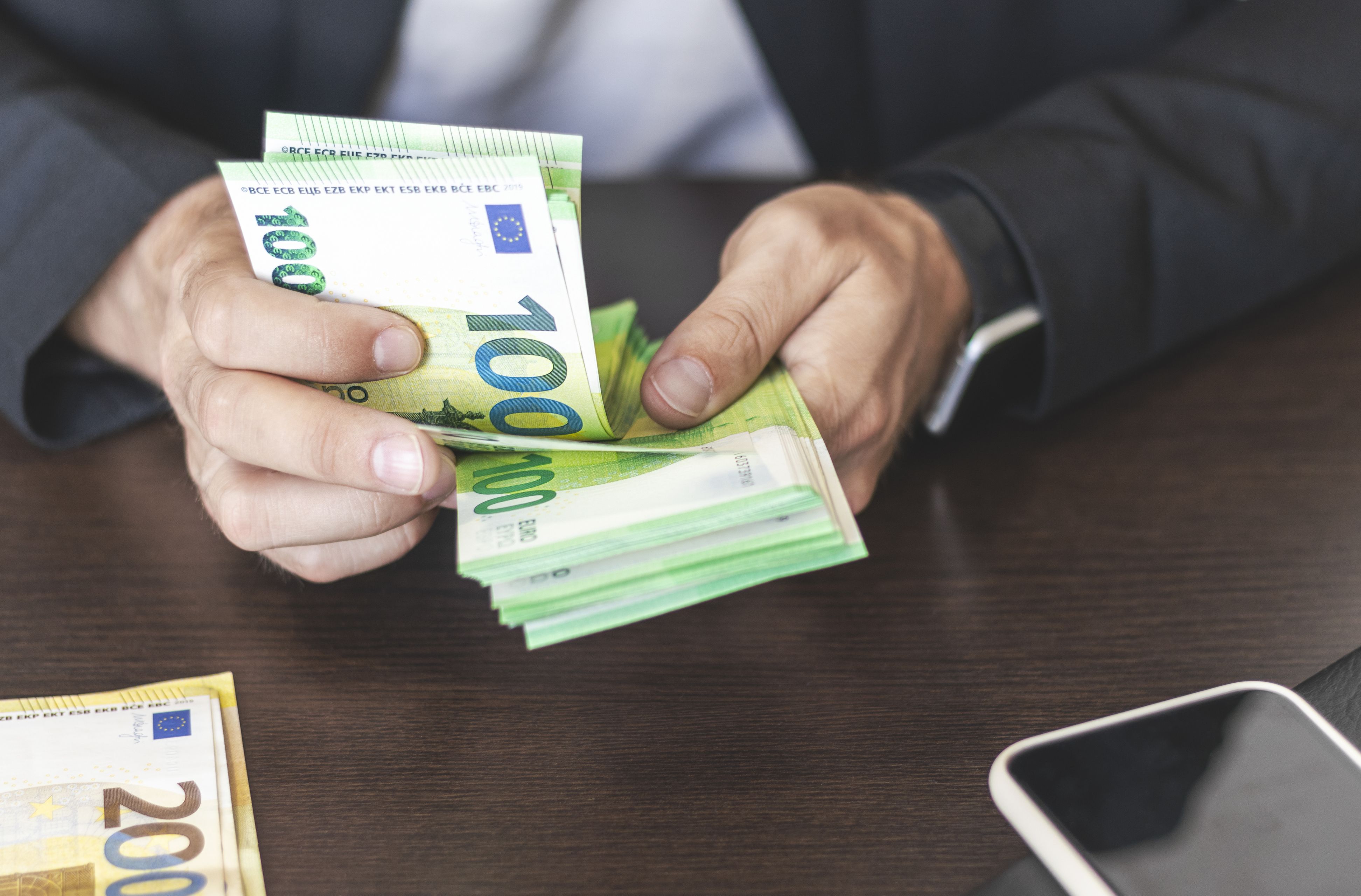 Die Grenze liegt künftig bei 10.000 Euro.
