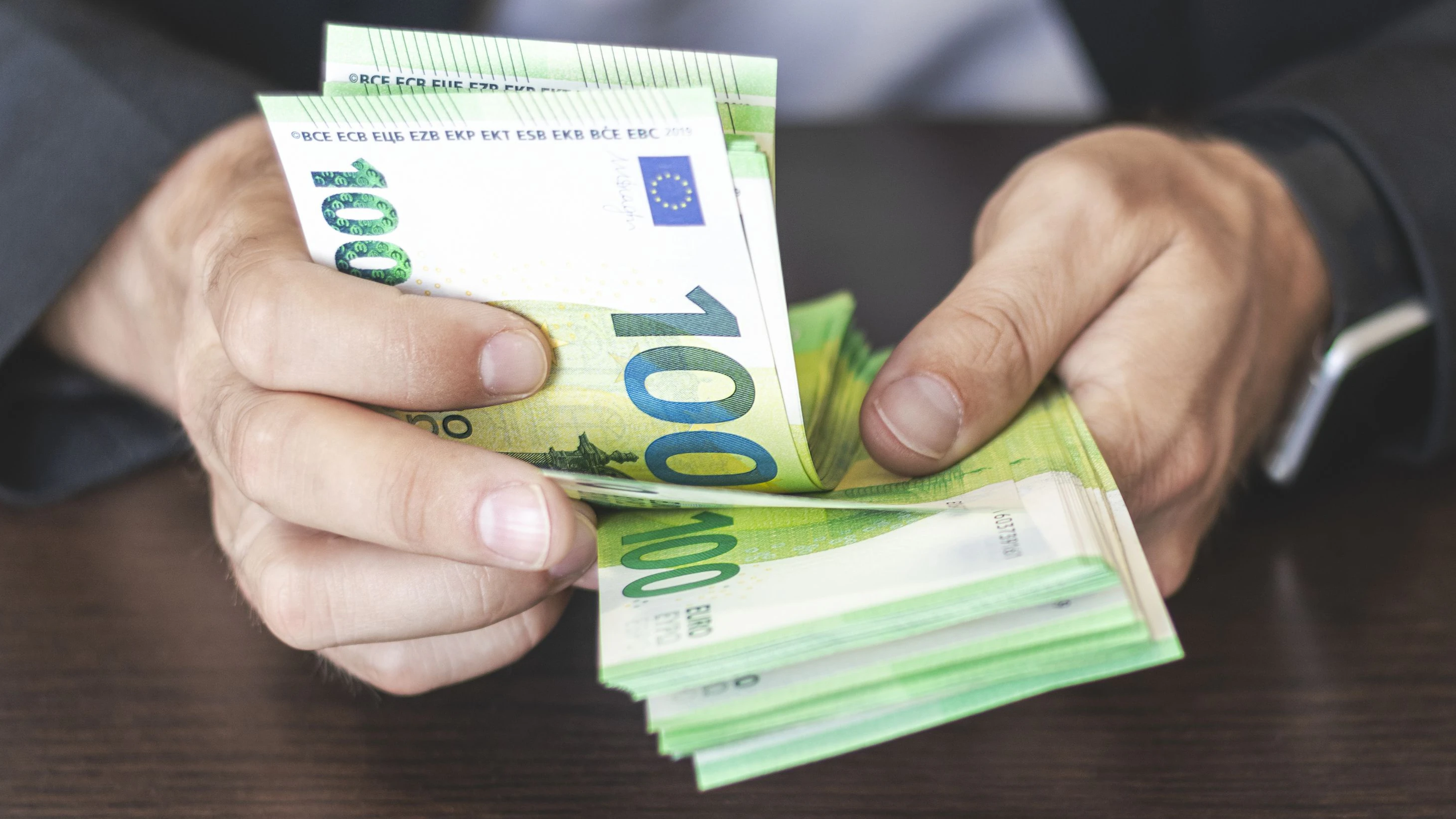 Die Grenze liegt künftig bei 10.000 Euro.