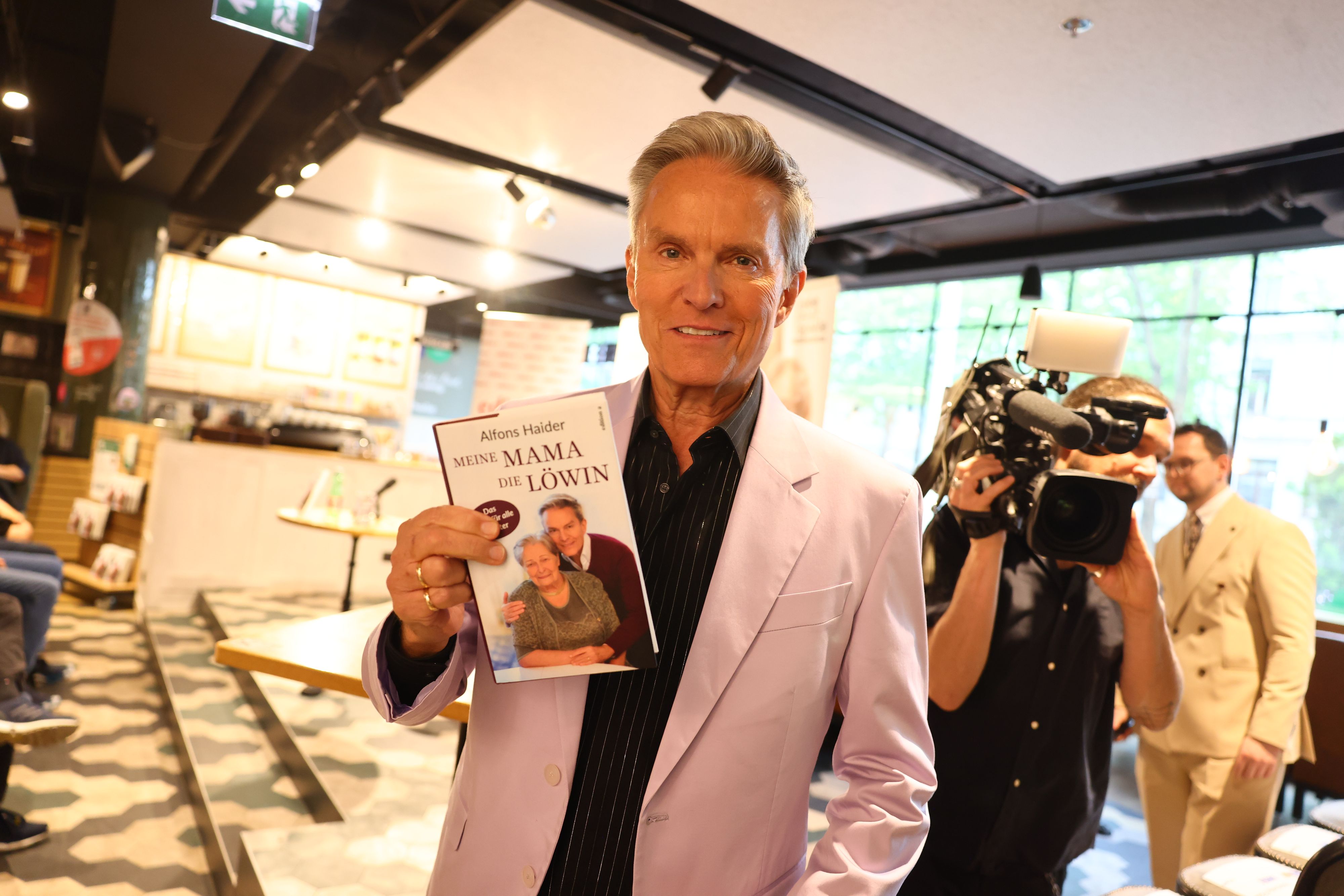 Alfons Haider bei der&nbsp; Buchpräsentation
