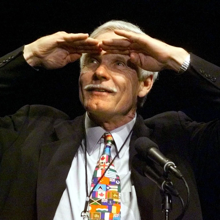 Er löste eine Medien-Revolution aus. 1980 gründete Ted Turner CNN. Eugen Freund gestaltete rund 100 Beiträge für den 24-Stunden-Nachrichtensender, 1990 traf er Ted Turner zum Interview. Zum Tod des Medienmachers: Die Kernaussagen aus dem Gespräch.