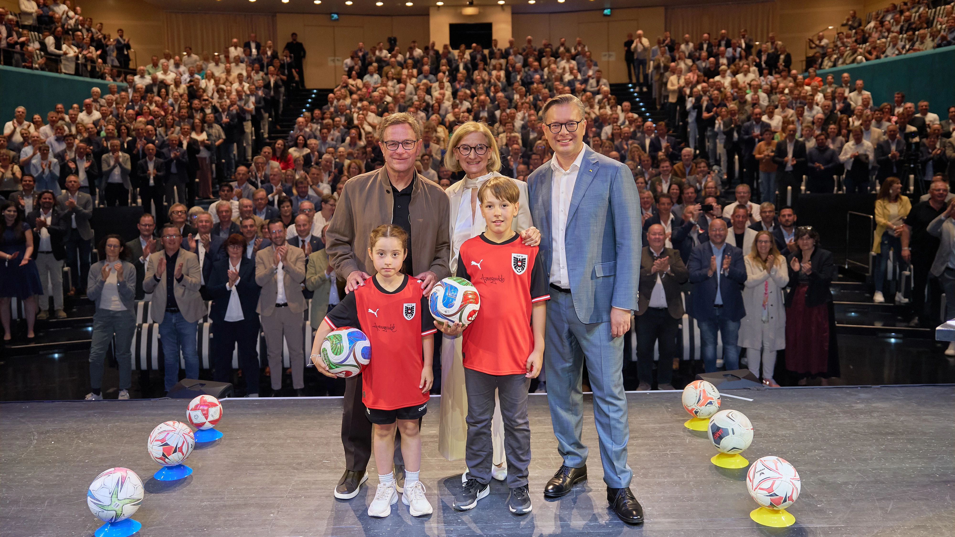 v.l.n.r.: Ralf Rangnick, Johanna Mikl-Leitner, Zauner