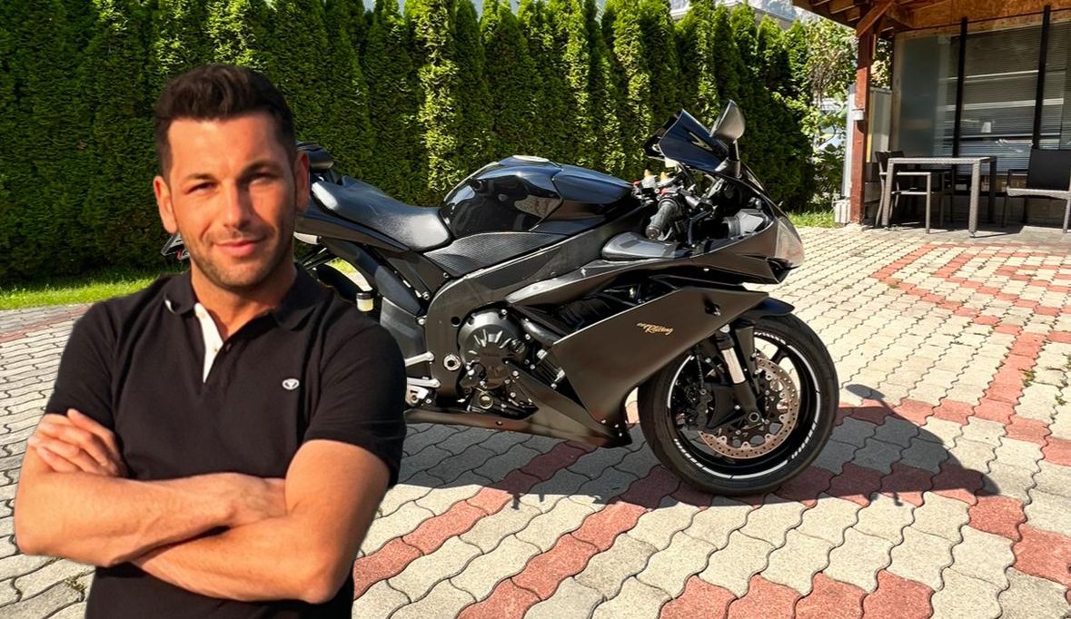Der 37-Jährige mit seinem ehemaligen Bike, das er nun (teuer) und beschädigt zurücknehmen muss.