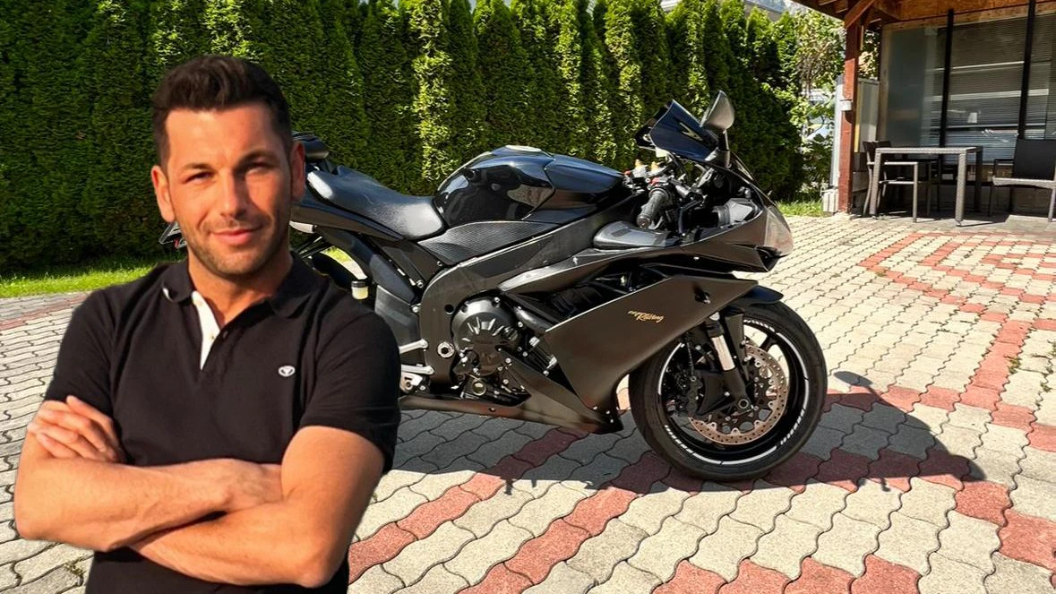 Der 37-Jährige mit seinem ehemaligen Bike, dass er nun (teuer) und beschädigt zurücknehmen muss.