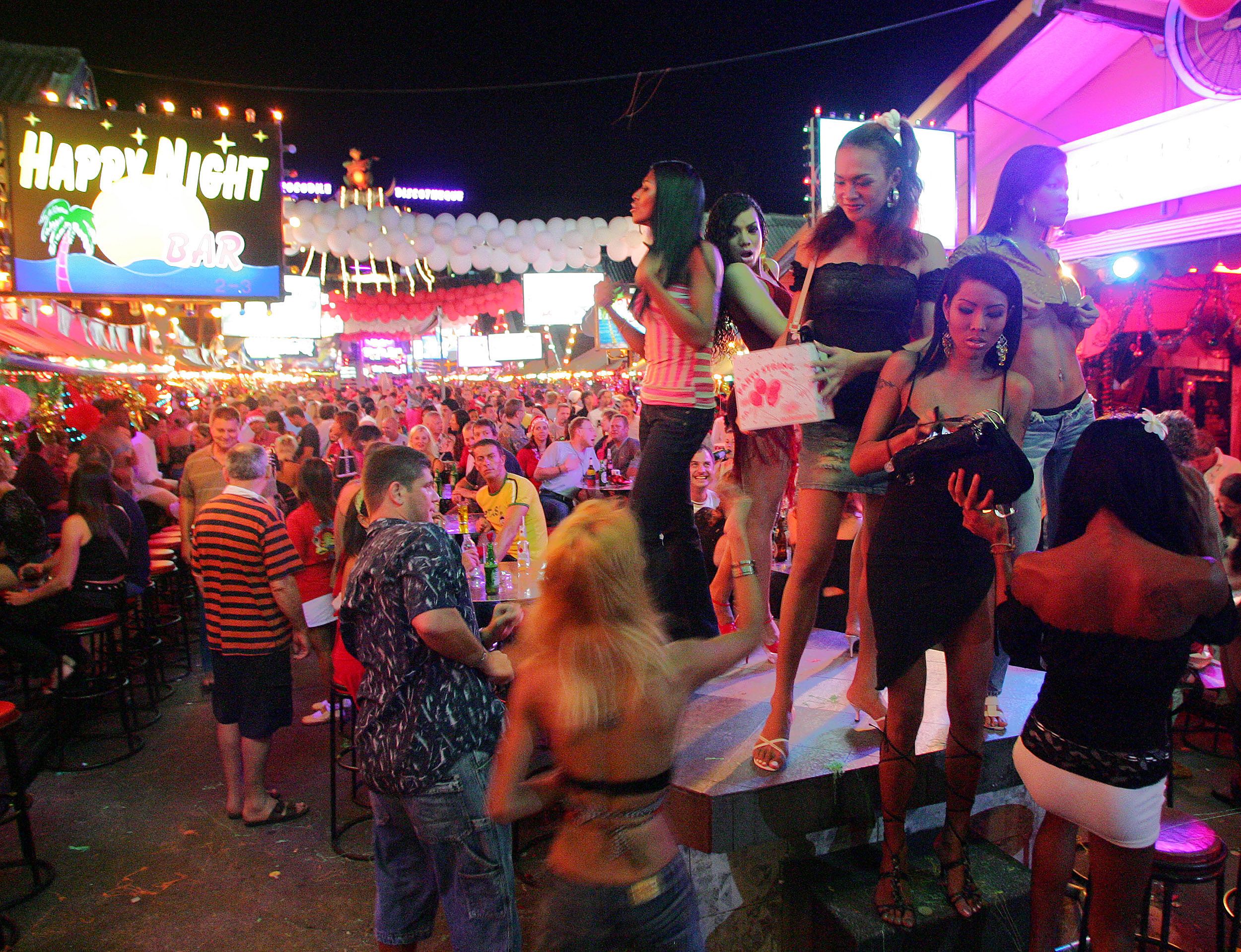 Das Nachtleben in Thailand ist berühmt und berüchtigt. Nun will die Regierung hart gegen sexuelle Handlungen im öffentlichen Raum vorgehen.