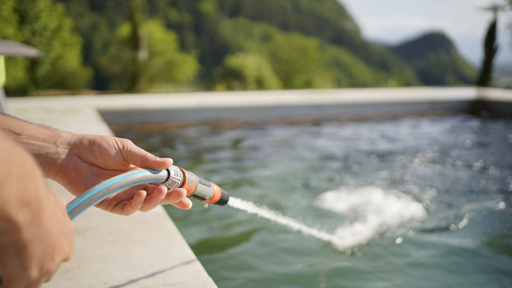 Heute.at - Pools, Garten – jetzt droht harter Wasser-Engpass