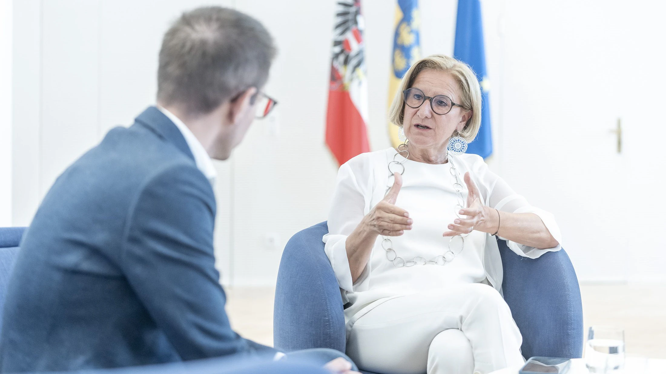 Landeshauptfrau Johanna Mikl-Leitner  im Gespräch mit Chefredakteur Clemens Oistric